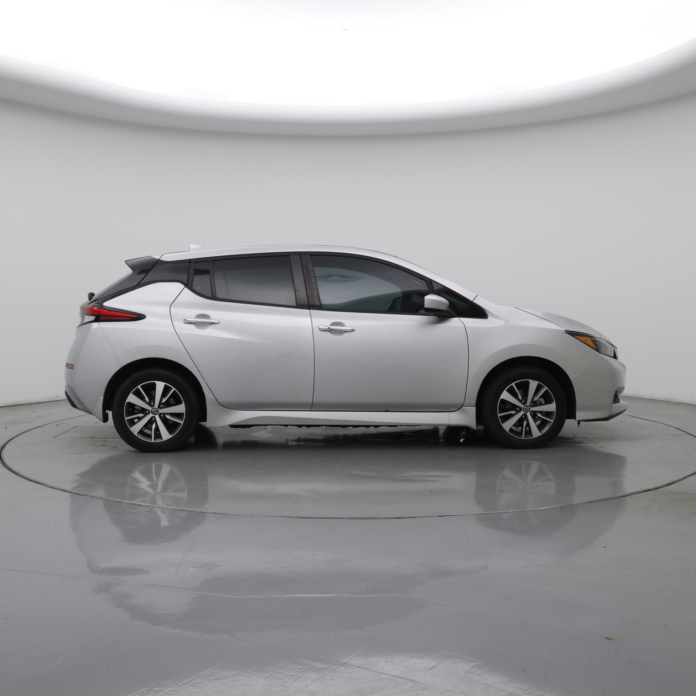 Thumbnail: 2022 Nissan Leaf - 7