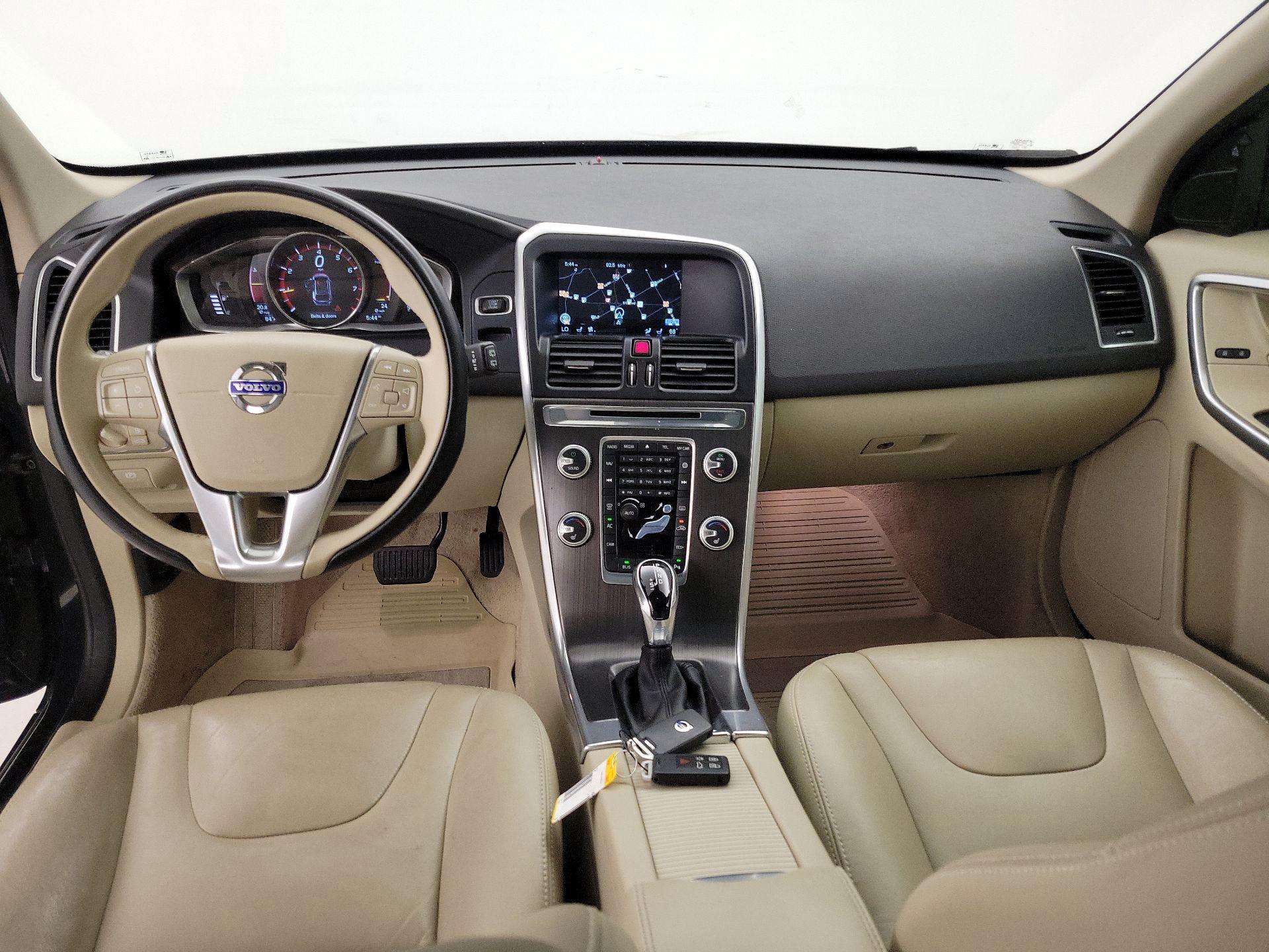 Thumbnail: 2016 Volvo XC60 - 9