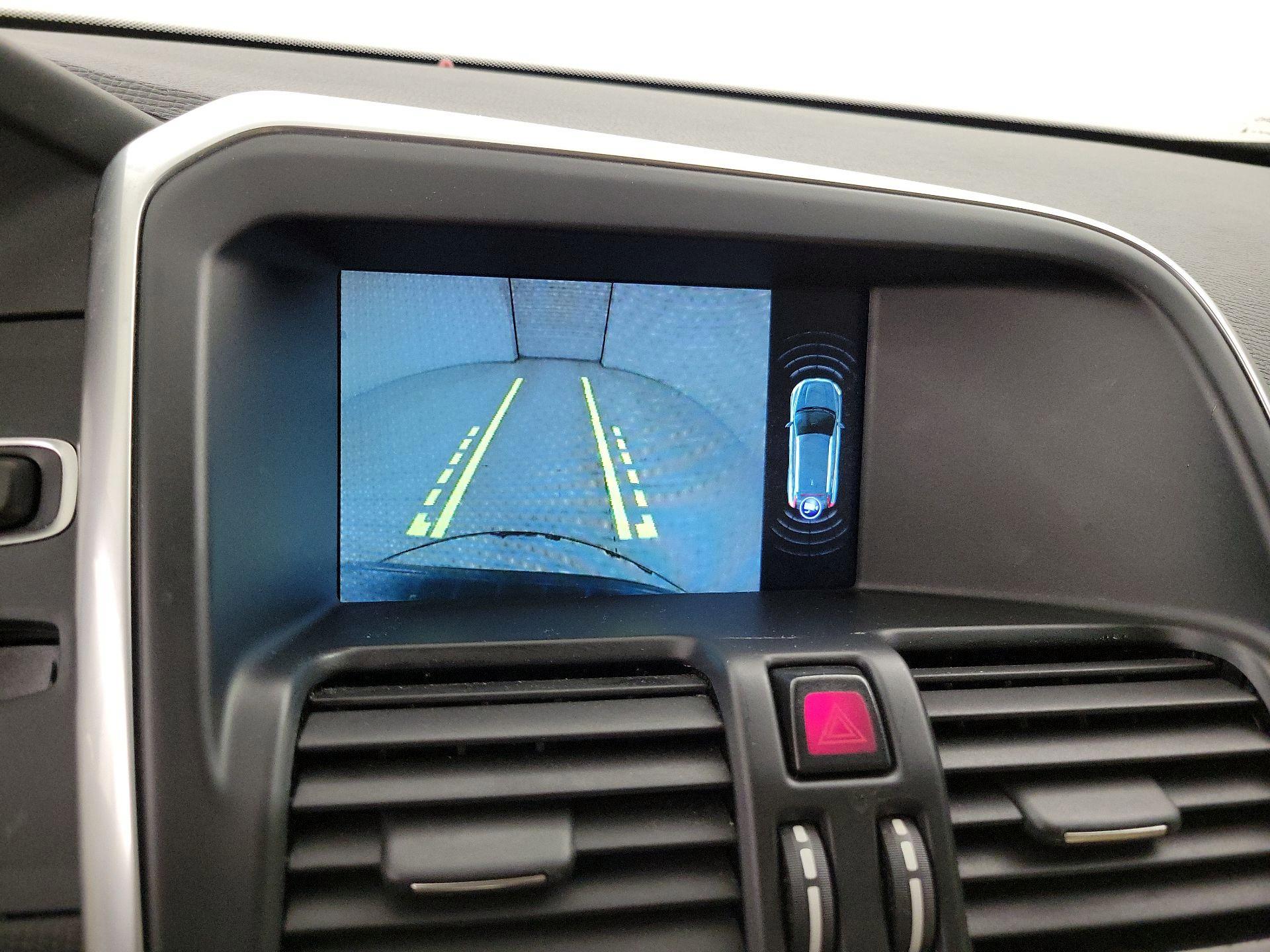 Thumbnail: 2016 Volvo XC60 - 15
