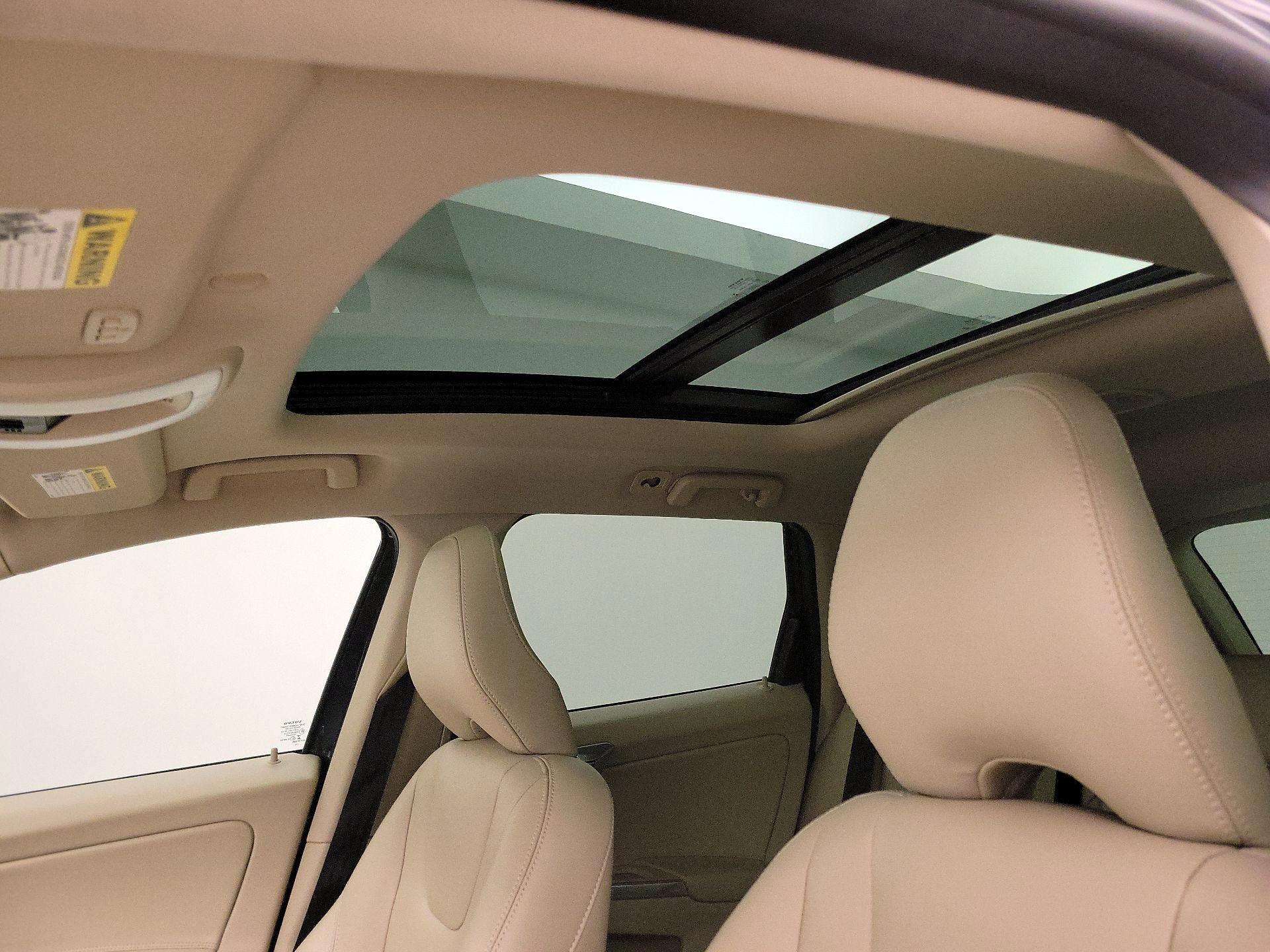 Thumbnail: 2016 Volvo XC60 - 19