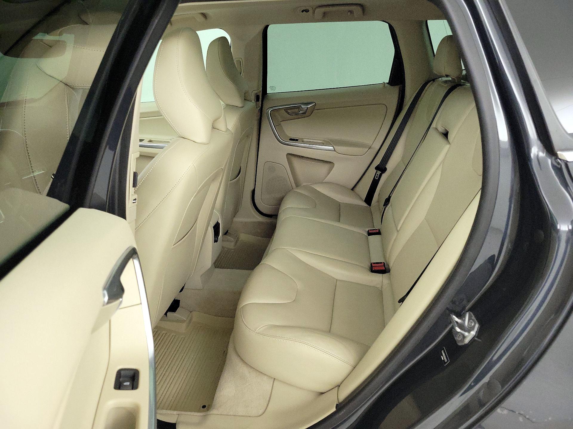 Thumbnail: 2016 Volvo XC60 - 20