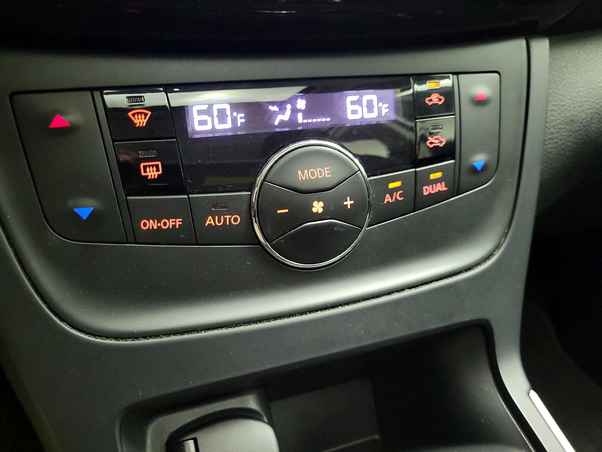 Thumbnail: 2019 Nissan Sentra - 16