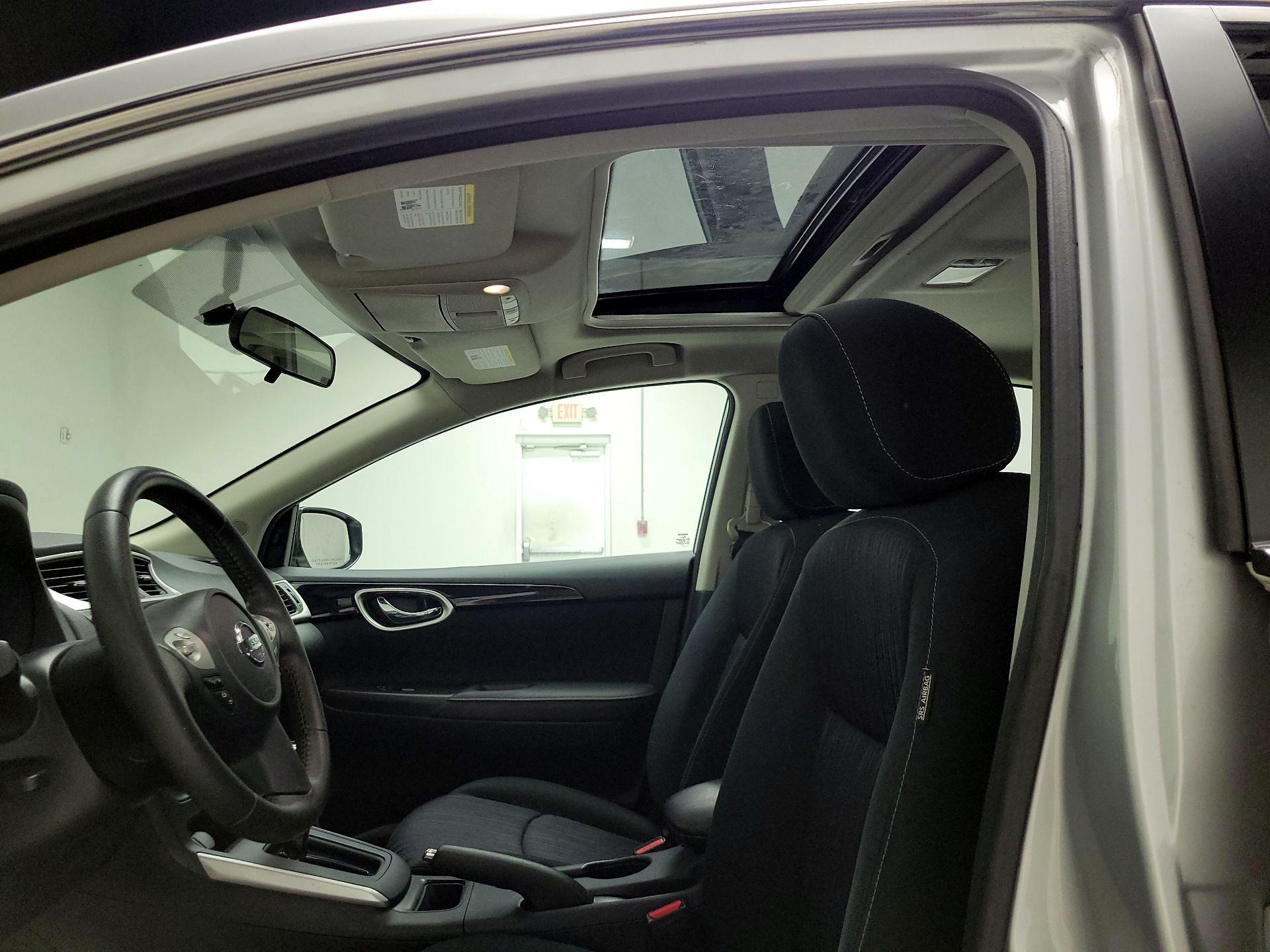 Thumbnail: 2019 Nissan Sentra - 19