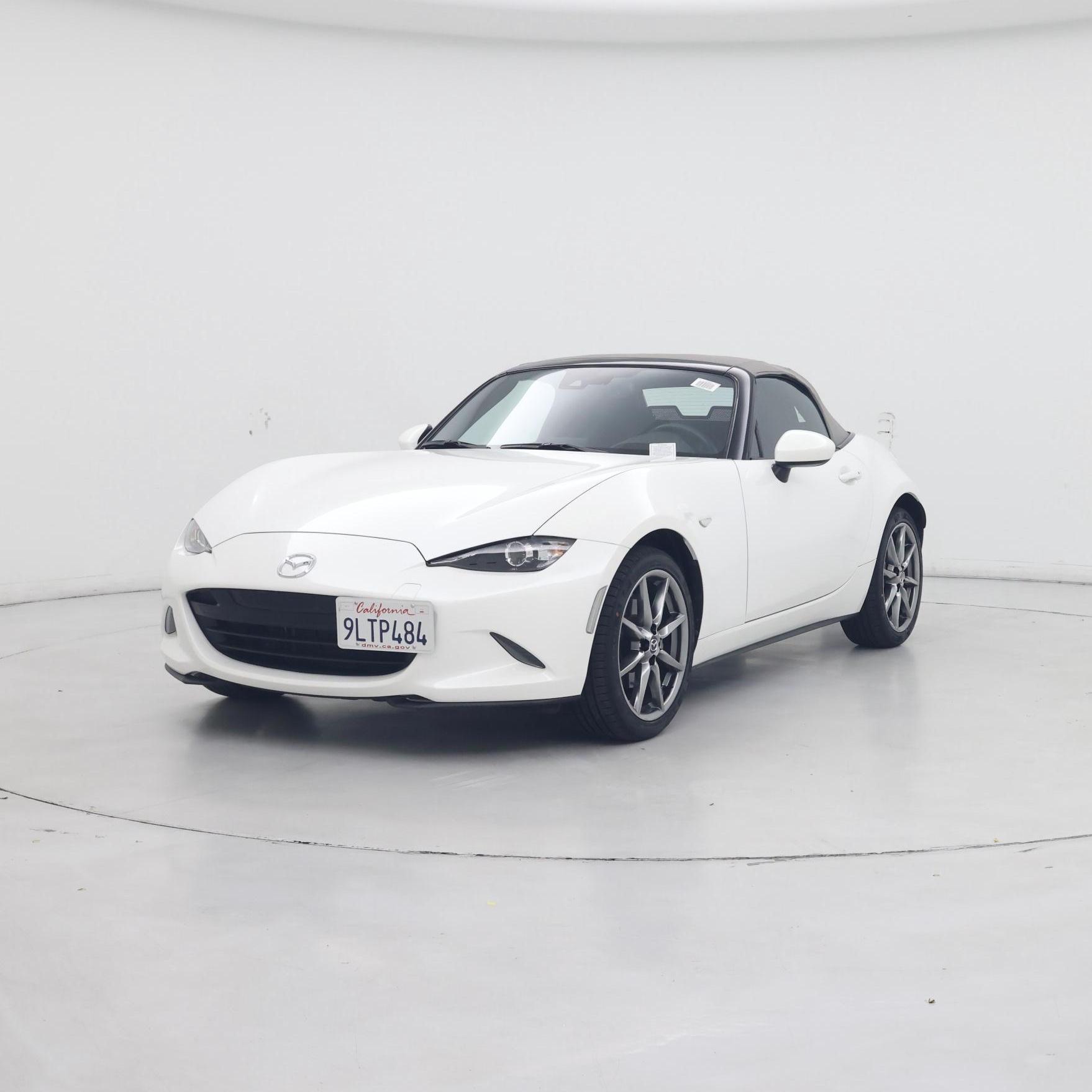 Thumbnail: 2021 Mazda MX-5 Miata - 4