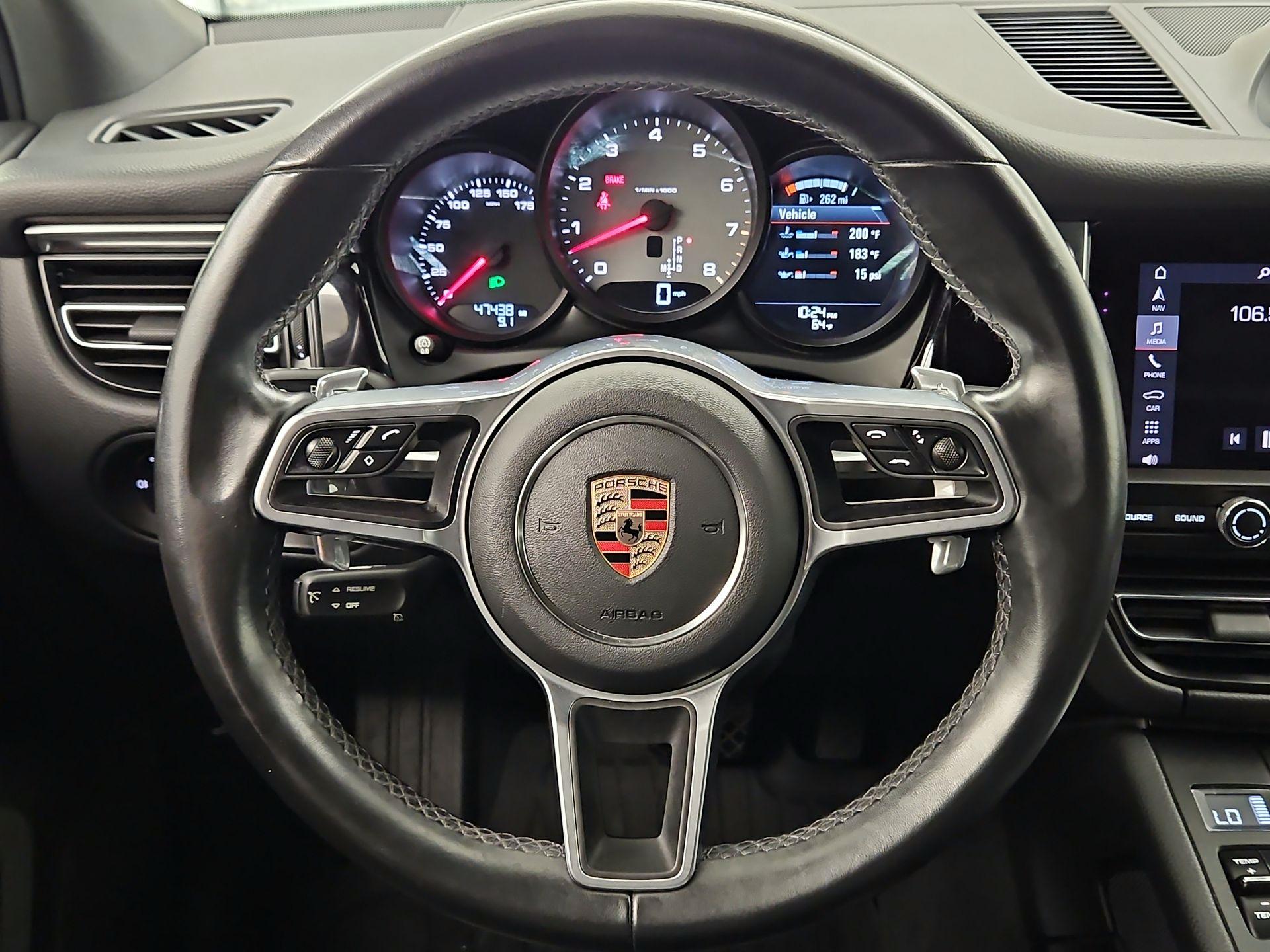 Thumbnail: 2020 Porsche Macan - 10