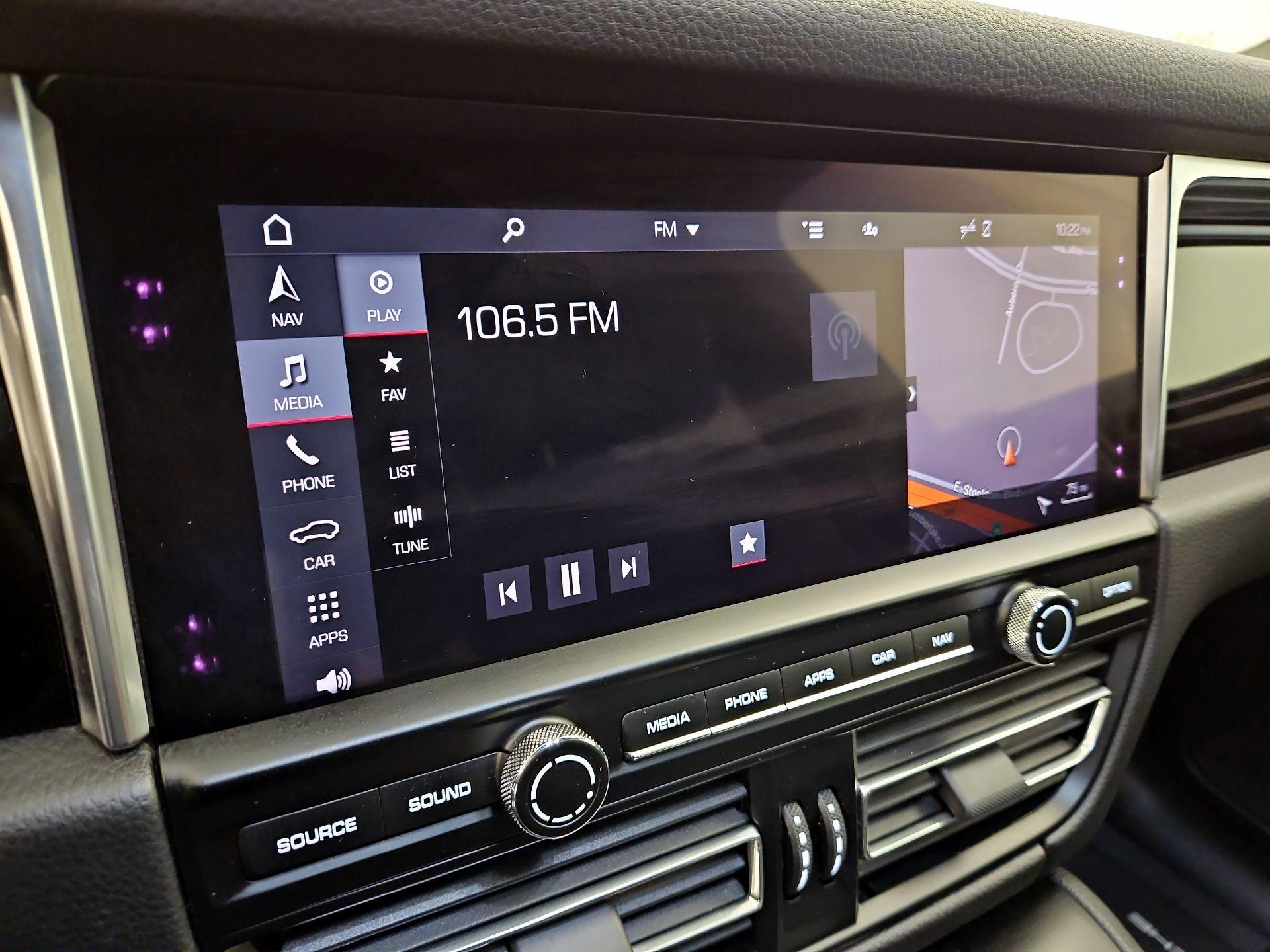 Thumbnail: 2020 Porsche Macan - 16