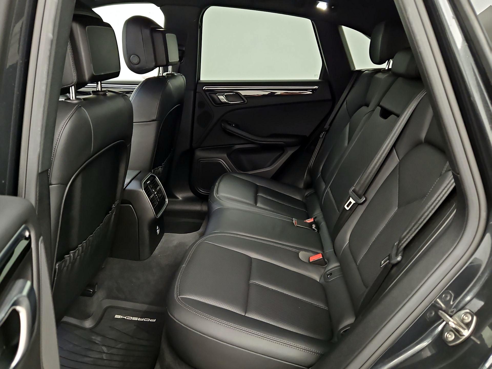 Thumbnail: 2020 Porsche Macan - 19