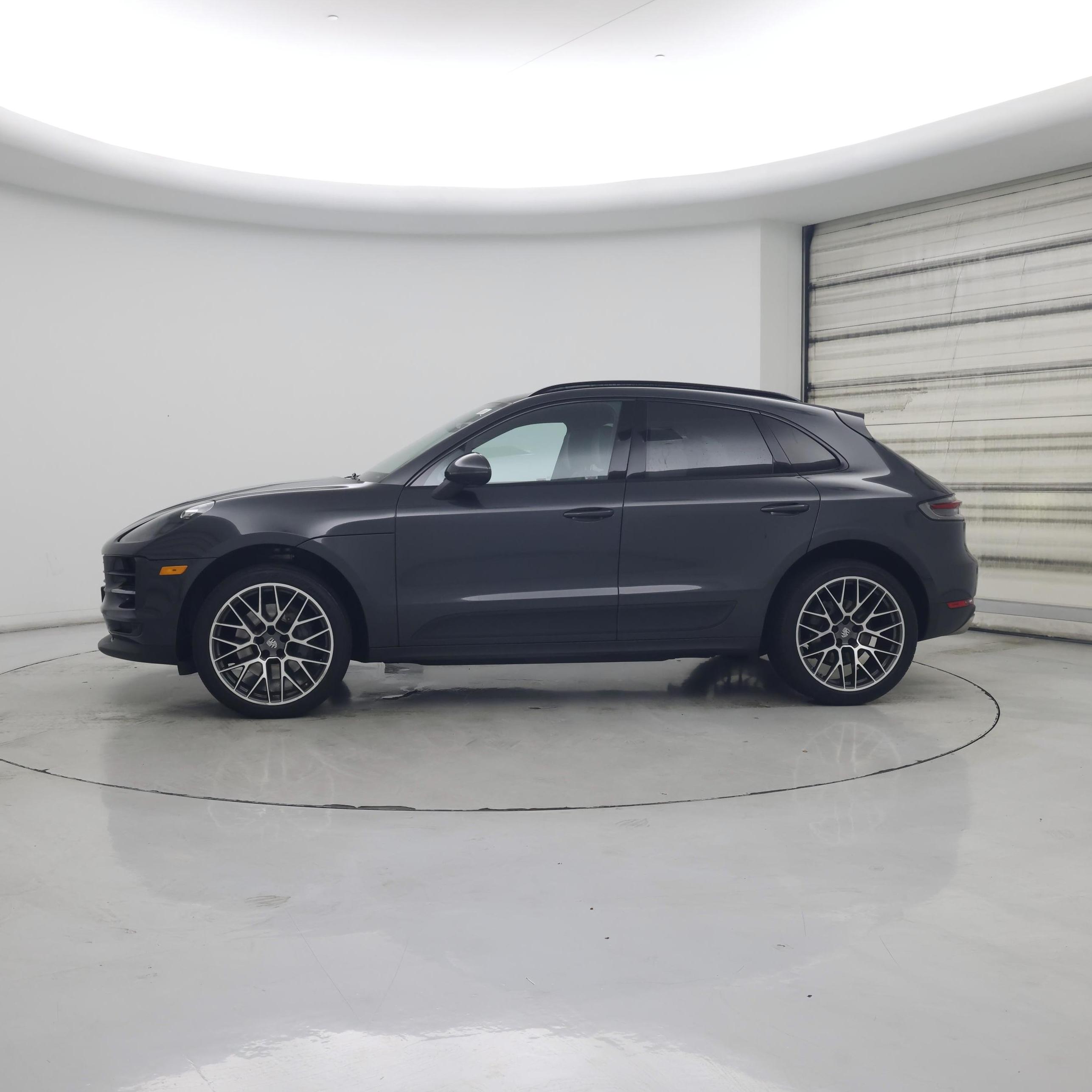 Thumbnail: 2020 Porsche Macan - 3