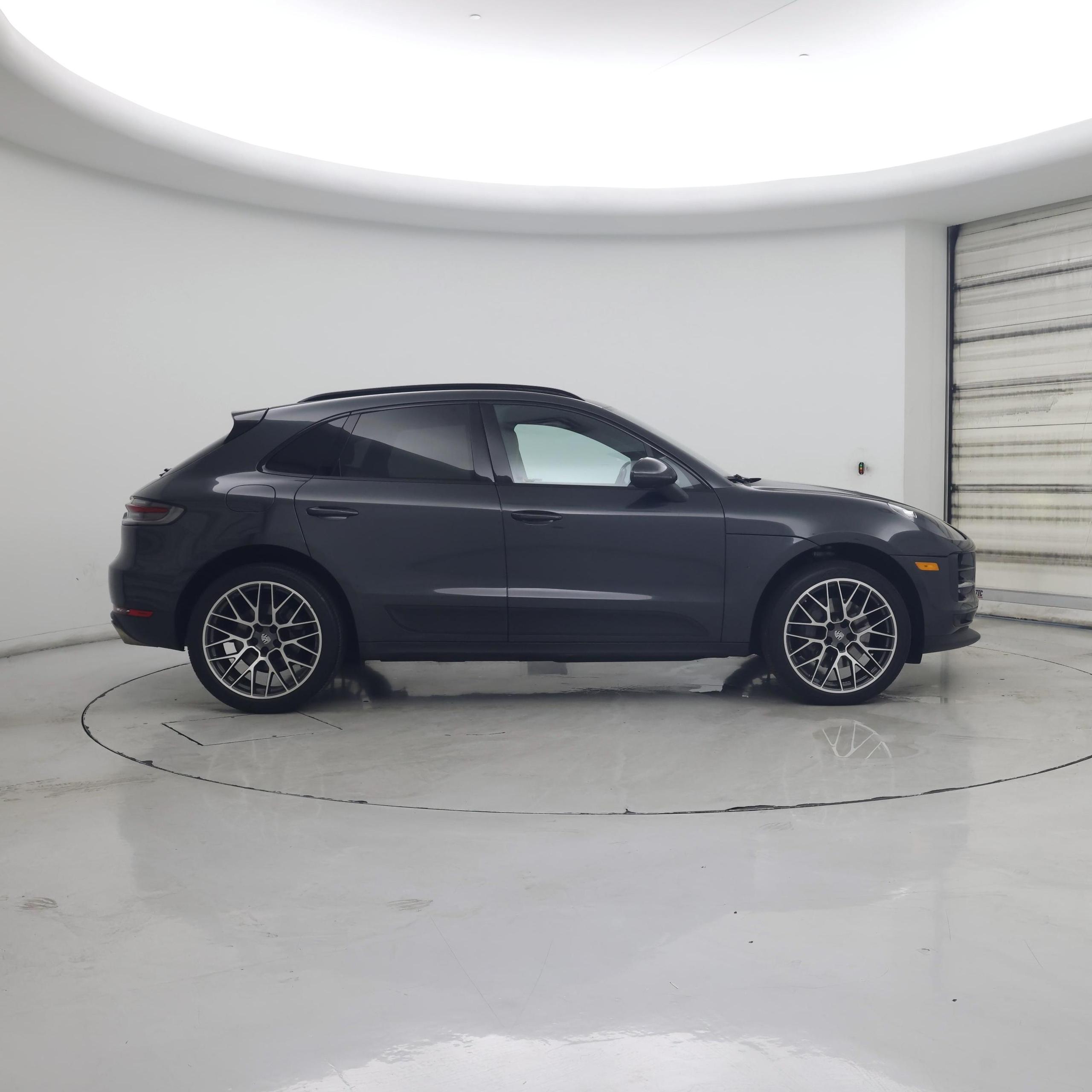 Thumbnail: 2020 Porsche Macan - 7