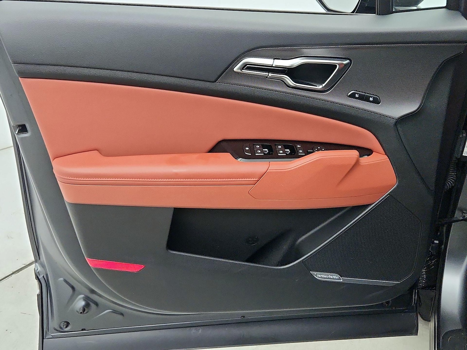 2025 Kia Sportage SX Prestige Hybrid - Photo 13