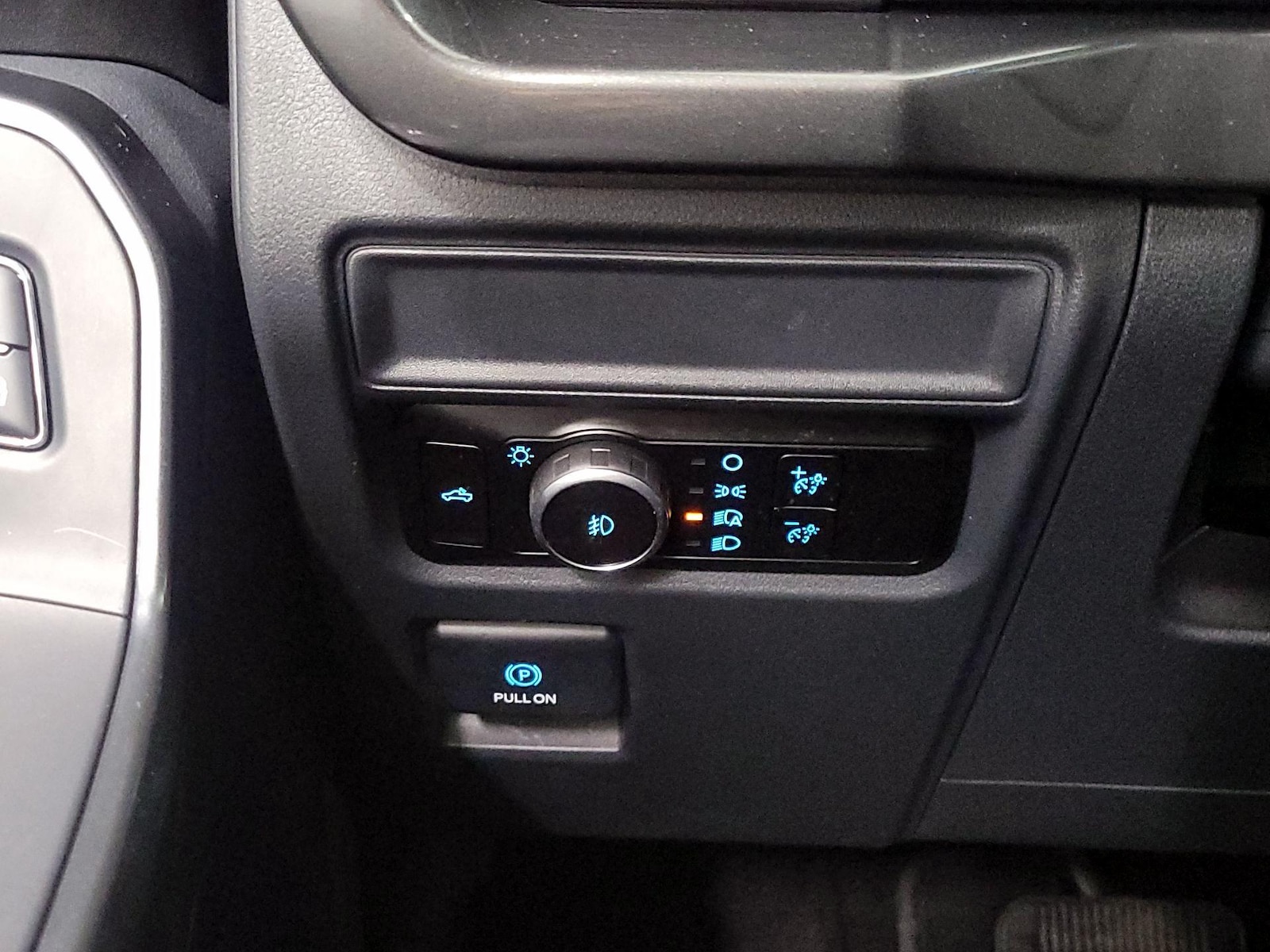 2023 Ford F-150 XL - Photo 14
