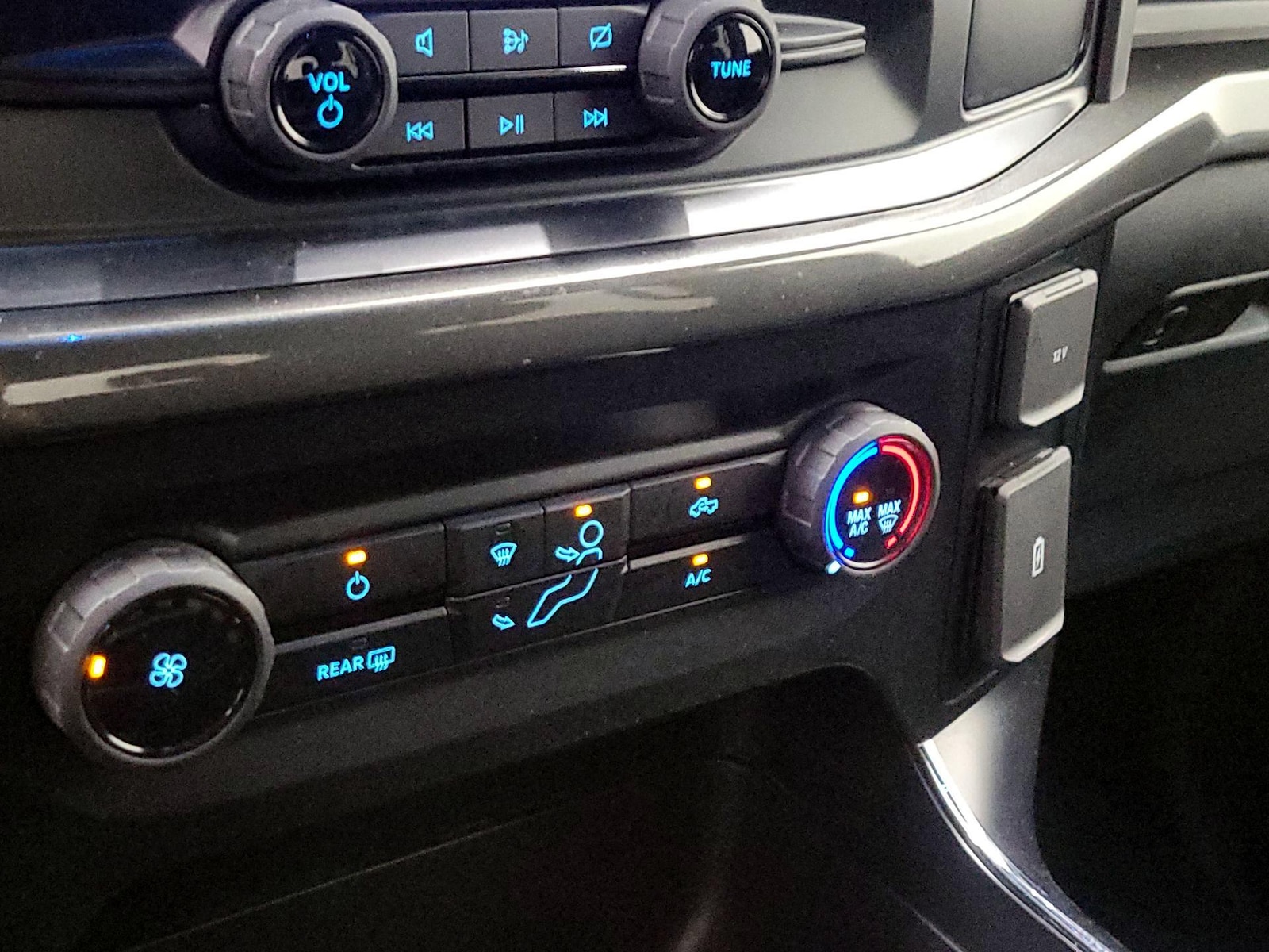 2023 Ford F-150 XL - Photo 18