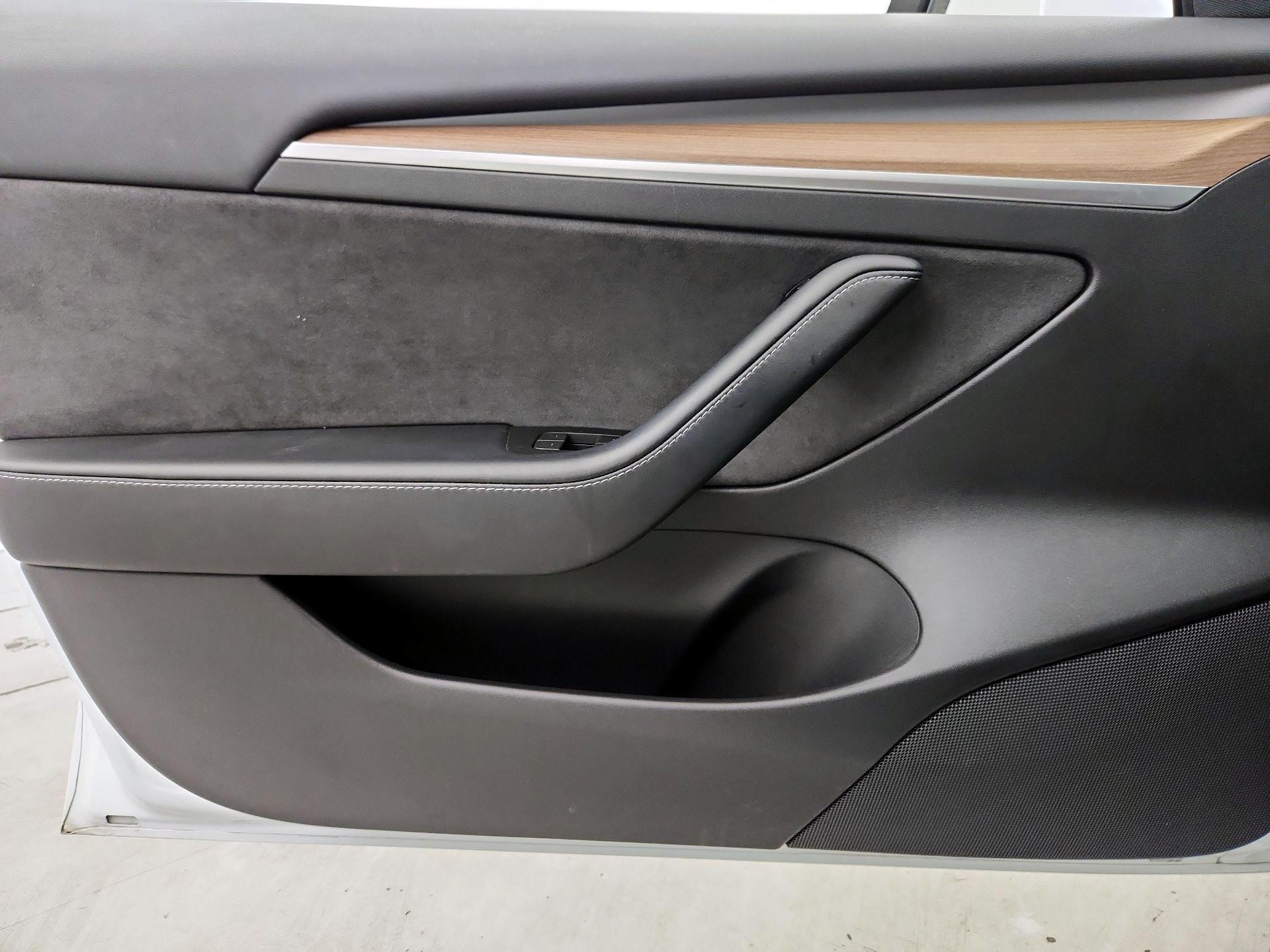 Thumbnail: 2021 Tesla Model 3 - 12