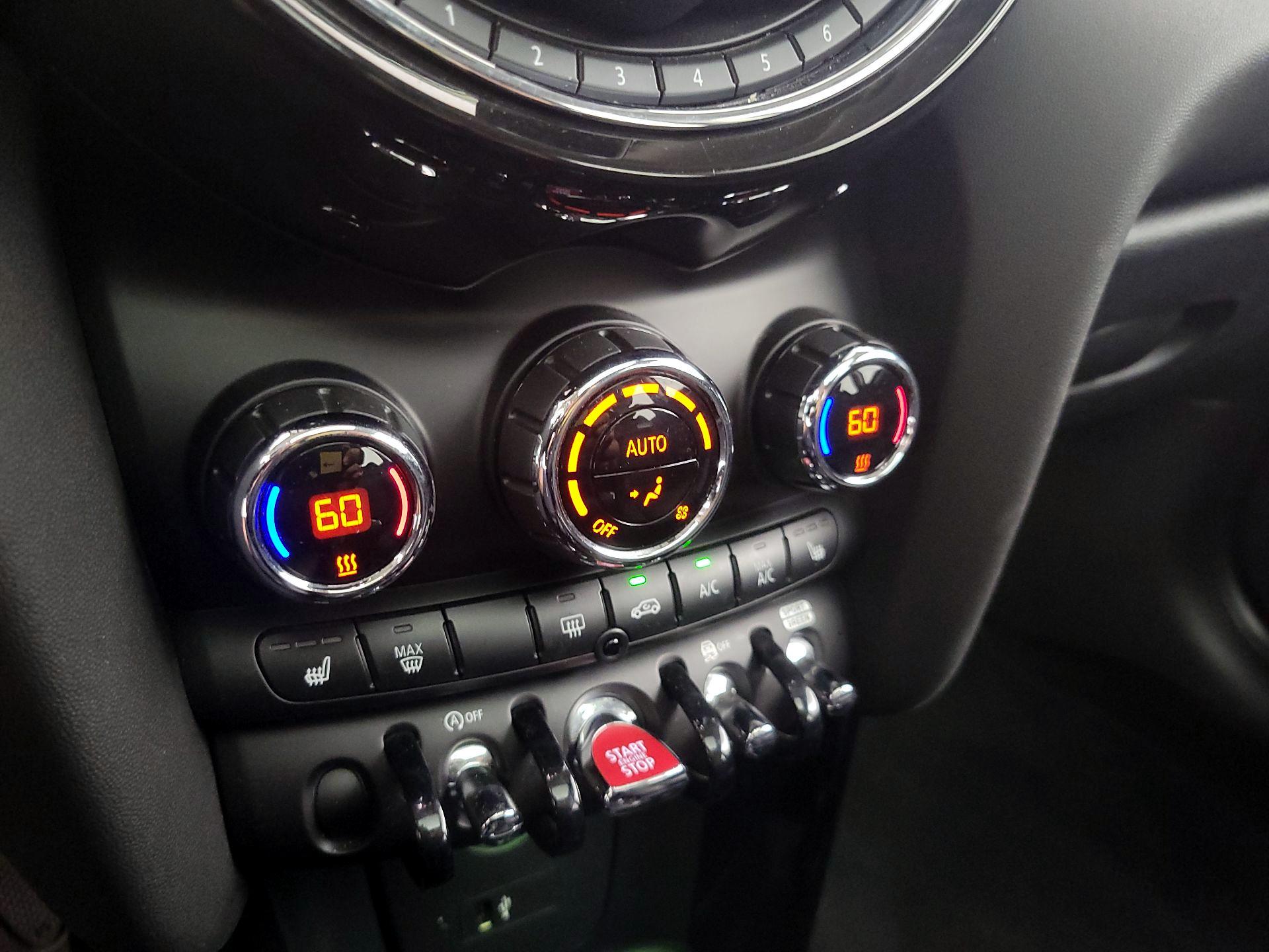 Thumbnail: 2020 MINI Cooper Hardtop - 16