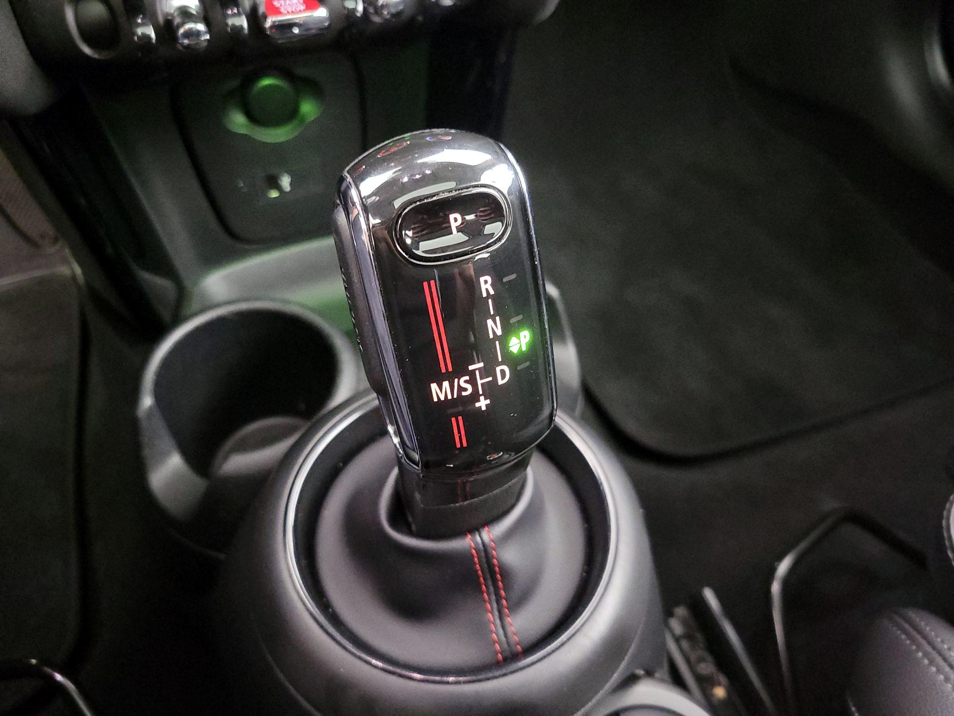 Thumbnail: 2020 MINI Cooper Hardtop - 17