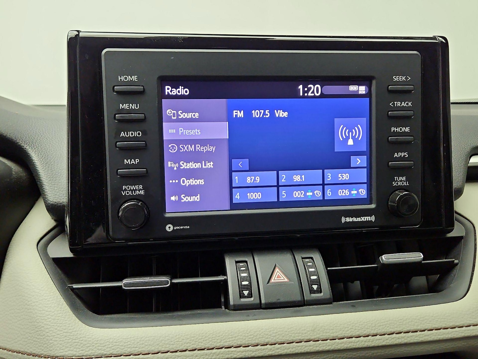2020 Toyota RAV4 XLE Premium - Photo 16