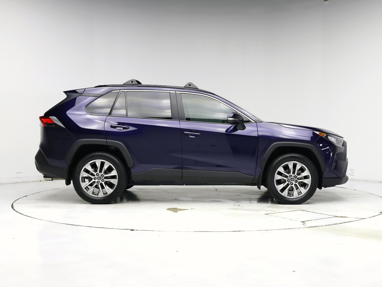 2020 Toyota RAV4 XLE Premium - Photo 8