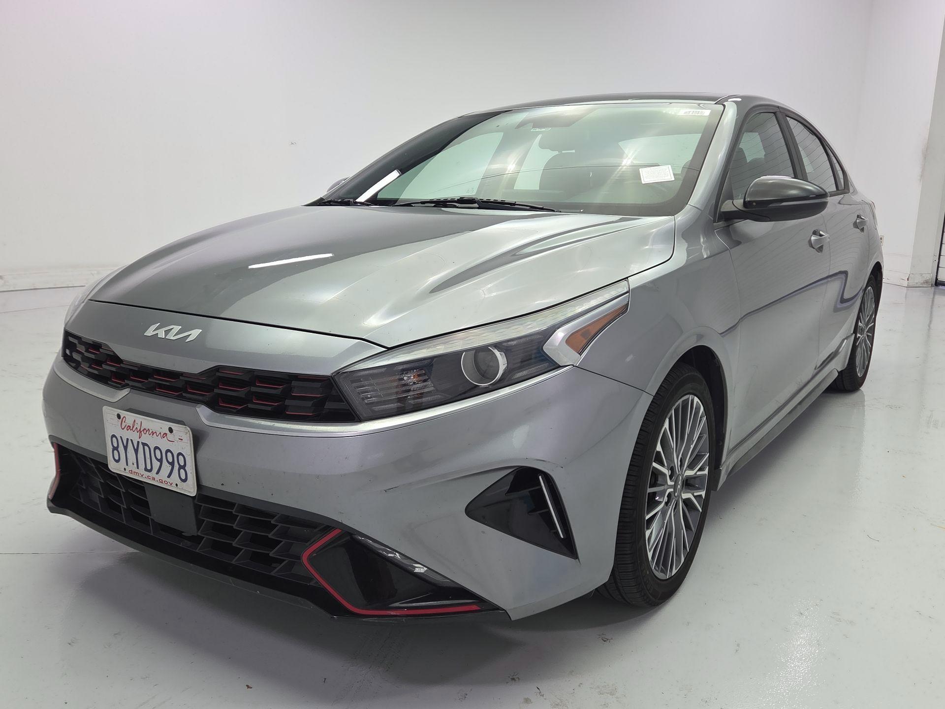 Thumbnail: 2022 Kia Forte - 3