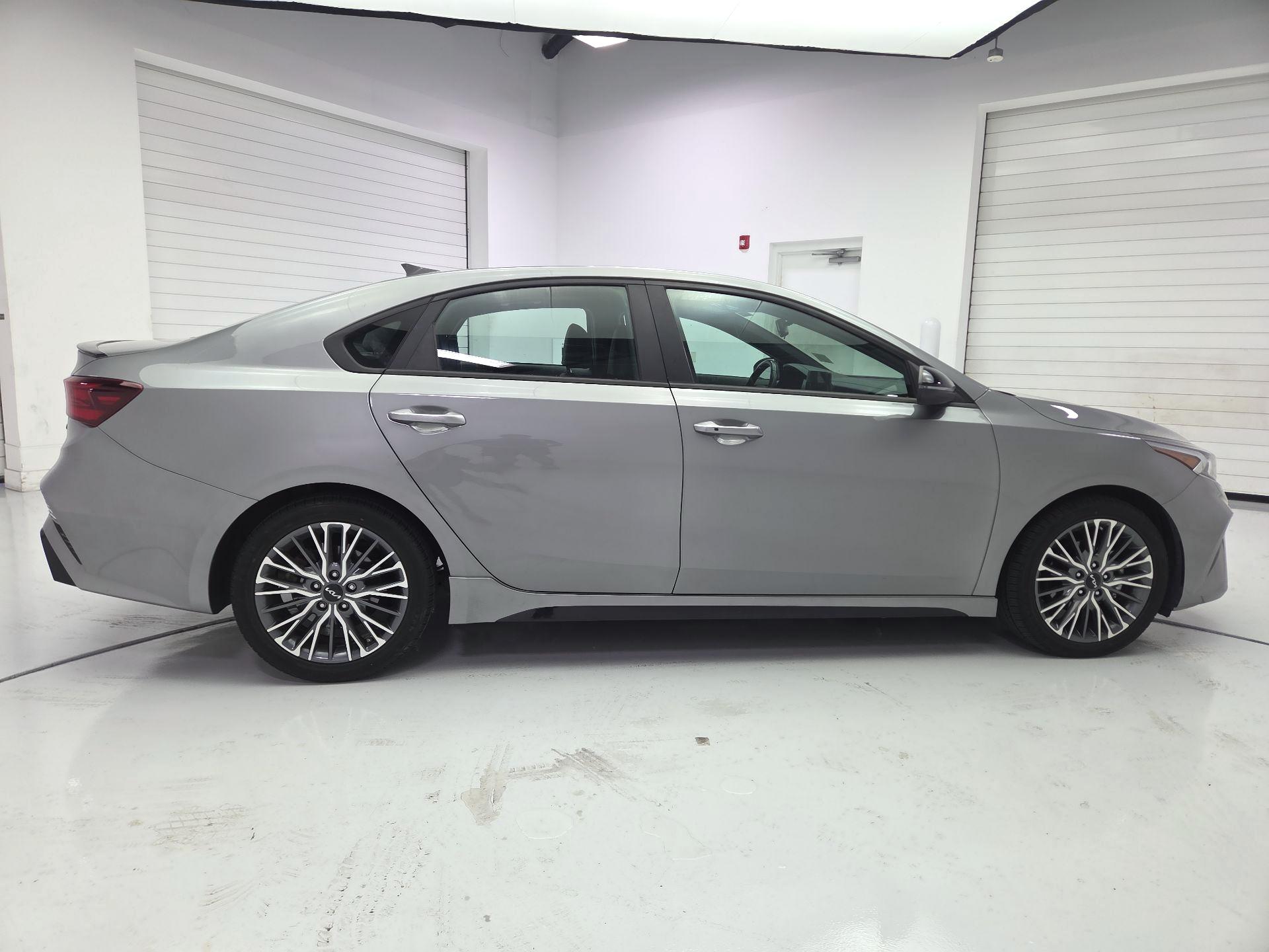 Thumbnail: 2022 Kia Forte - 4
