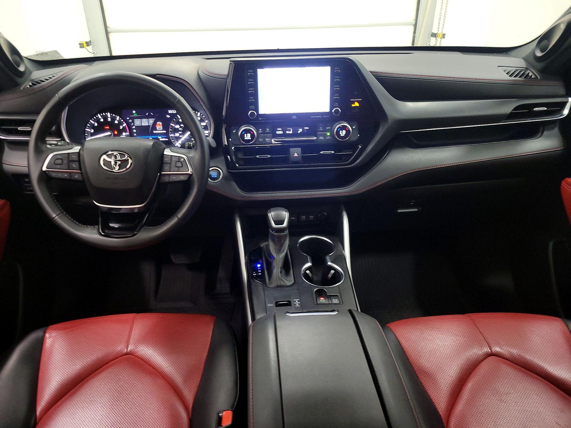 Thumbnail: 2021 Toyota Highlander - 9