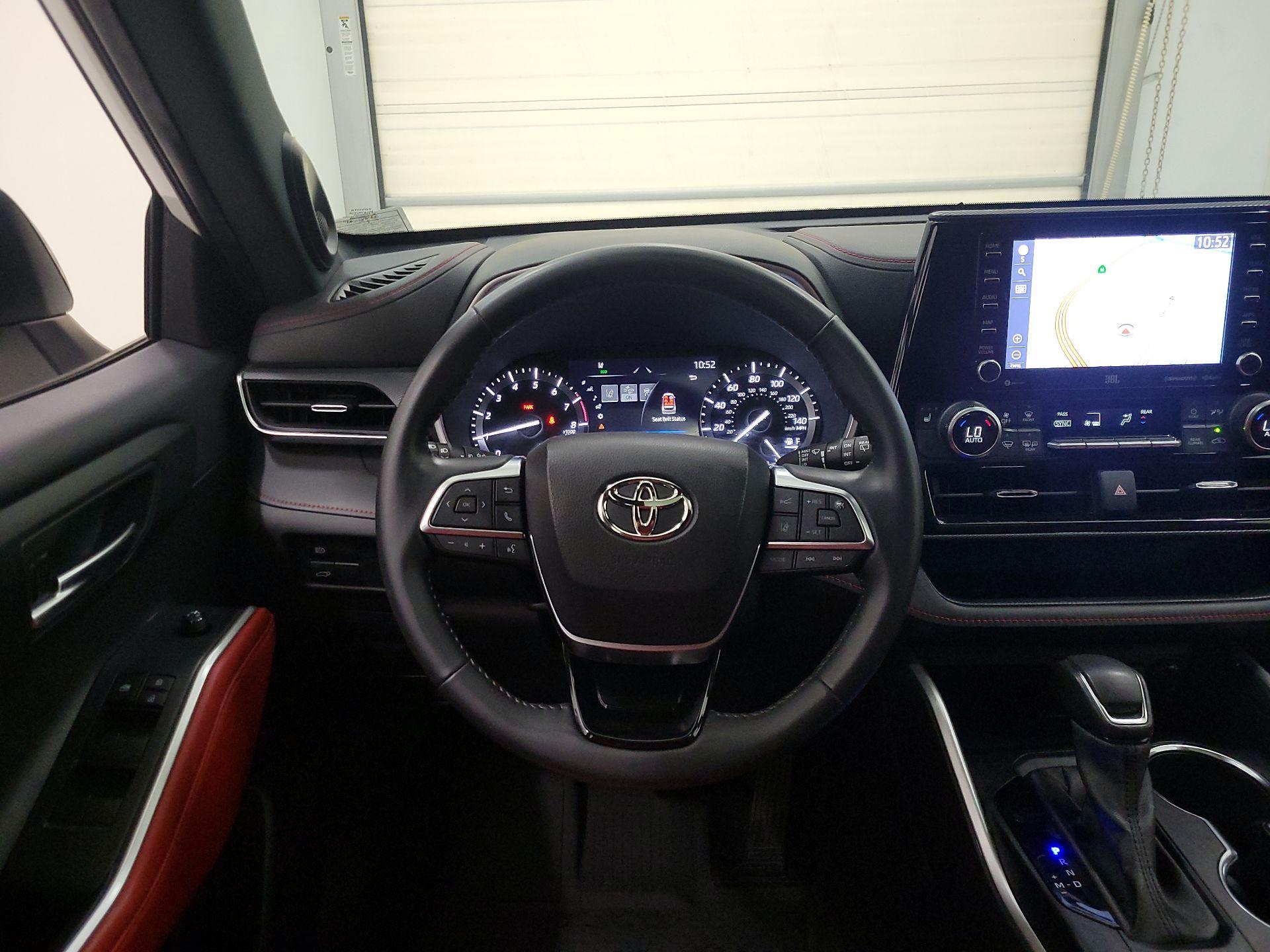 Thumbnail: 2021 Toyota Highlander - 10