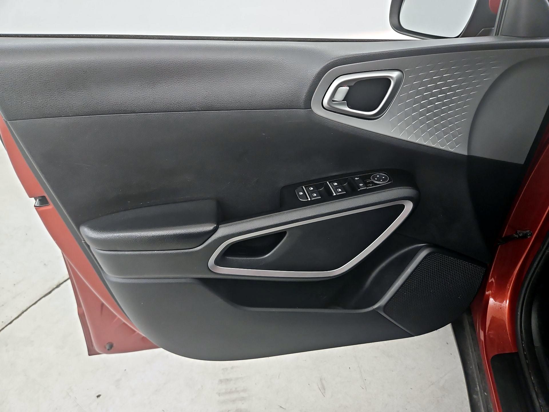 Thumbnail: 2021 Kia Soul - 12