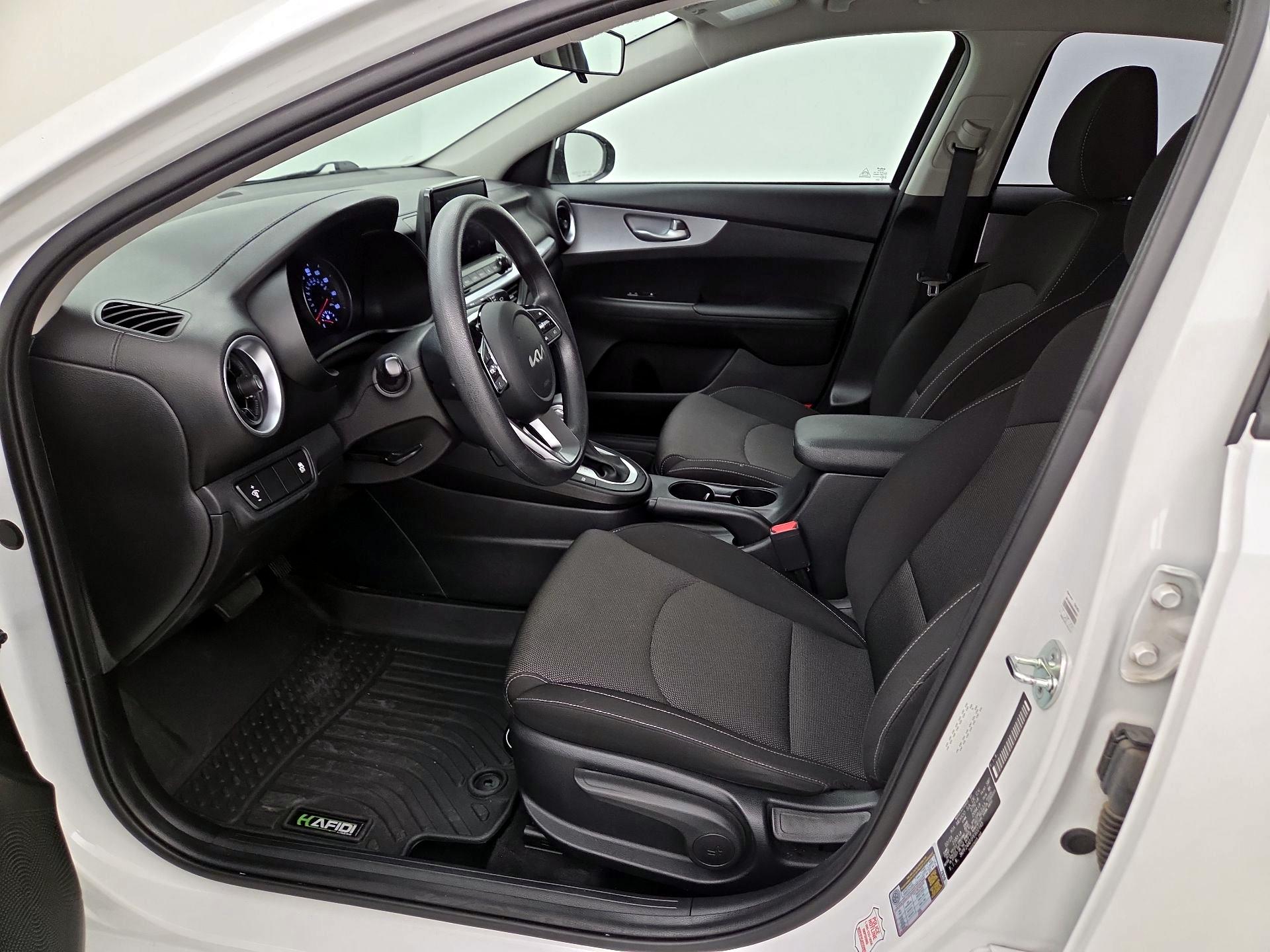 Thumbnail: 2023 Kia Forte - 11