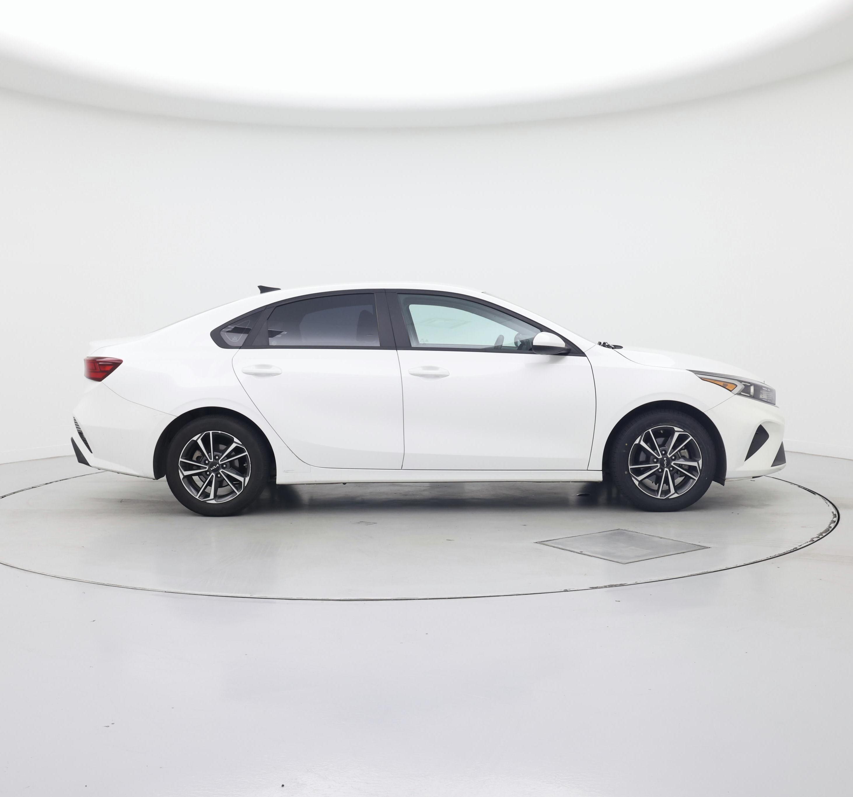 Thumbnail: 2023 Kia Forte - 7