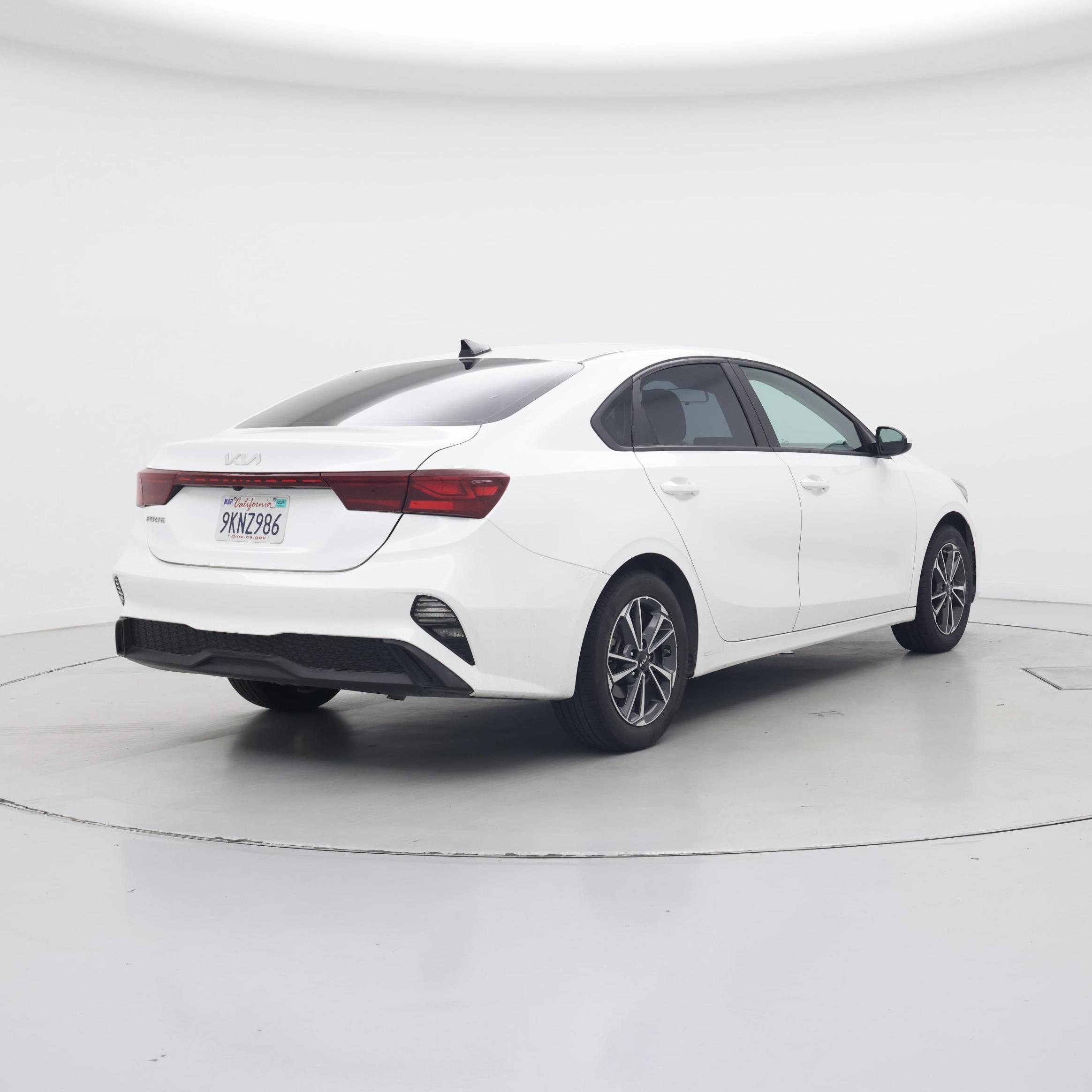 Thumbnail: 2023 Kia Forte - 8