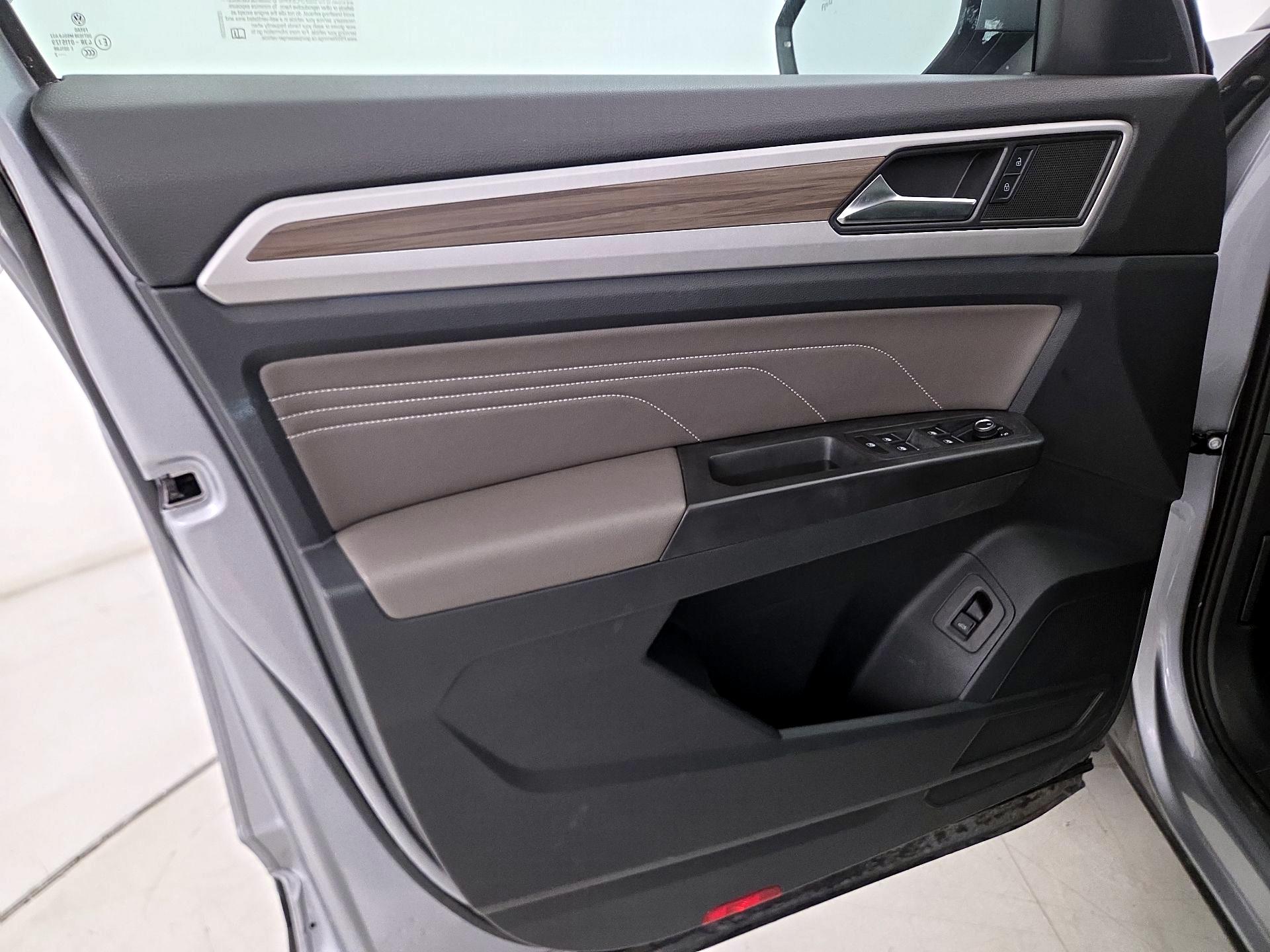 Thumbnail: 2022 Volkswagen Atlas - 12
