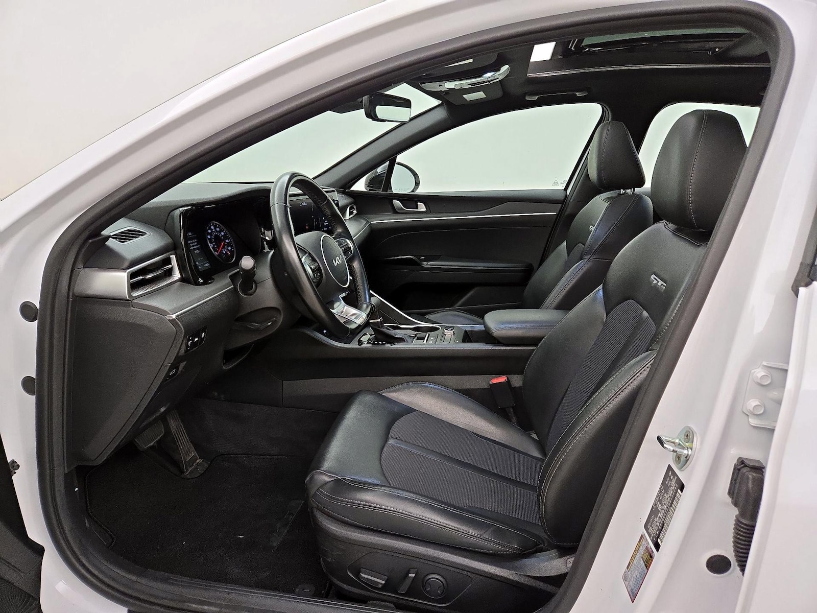 2022 Kia K5 GT-Line - Photo 12