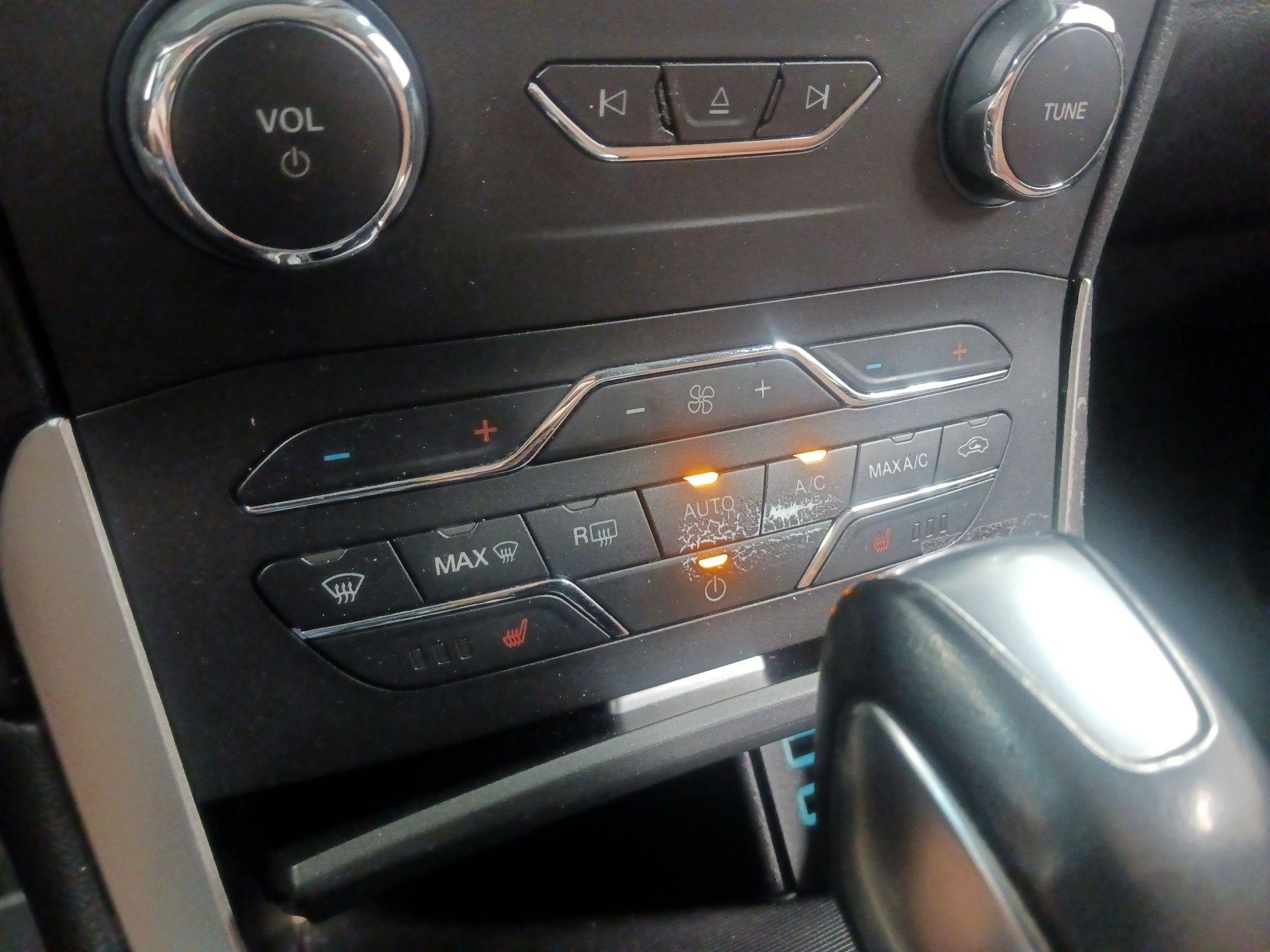 Thumbnail: 2018 Ford Edge - 14