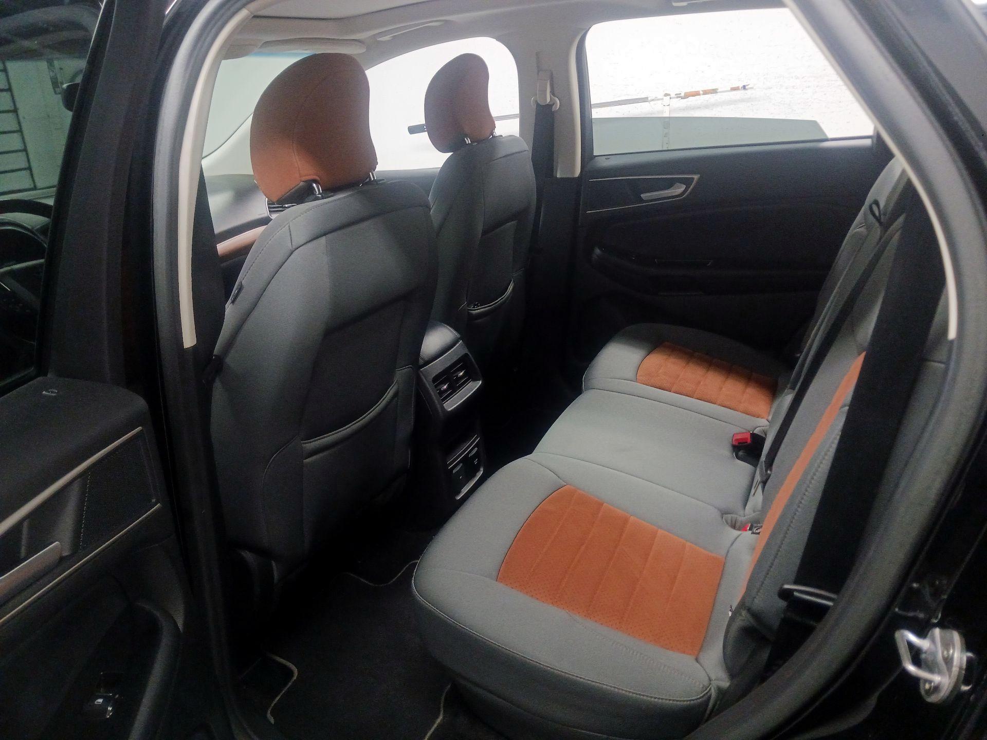 Thumbnail: 2018 Ford Edge - 17