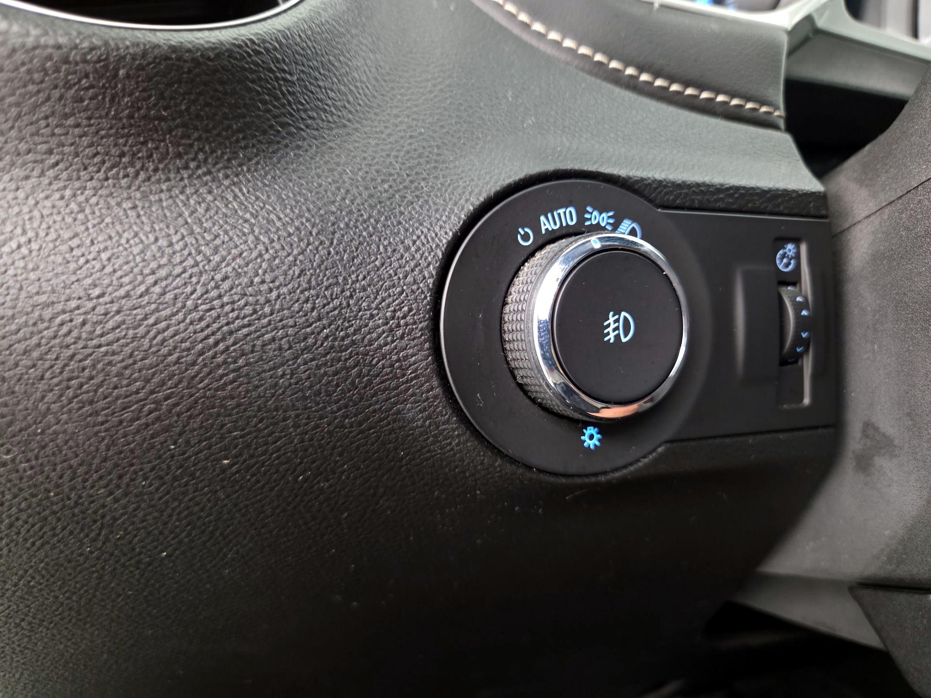 Thumbnail: 2015 Chevrolet Camaro - 13