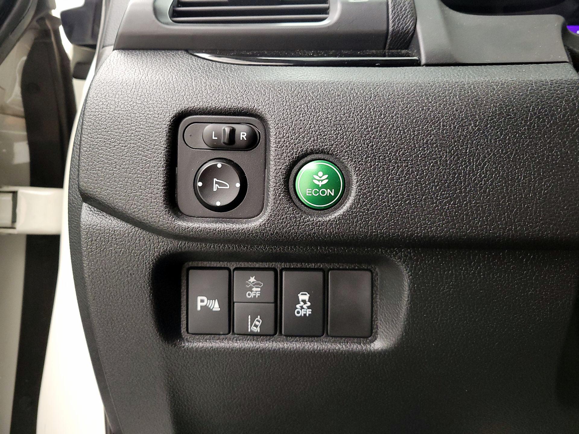 Thumbnail: 2019 Honda Pilot - 11