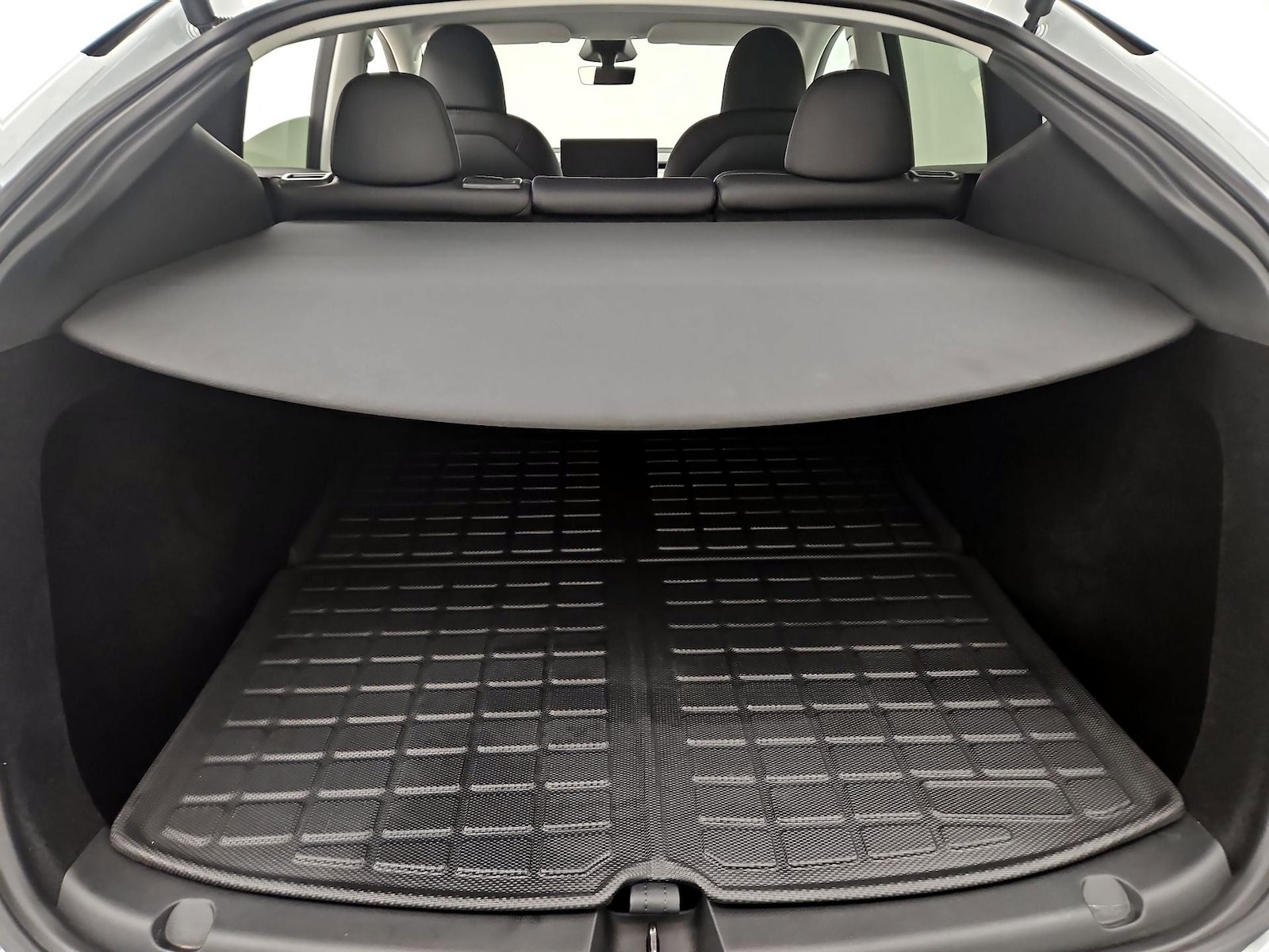2025 Tesla Model Y Long Range - Photo 21