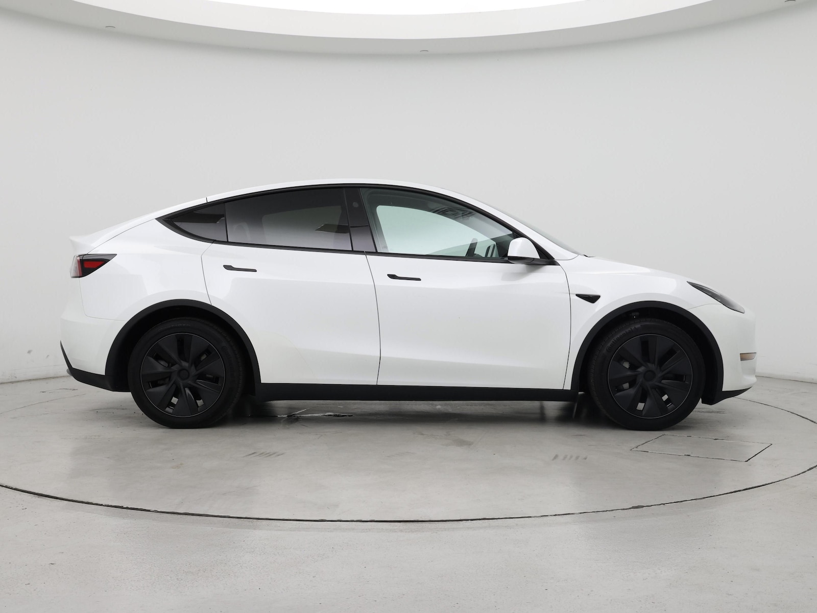 2025 Tesla Model Y Long Range - Photo 8