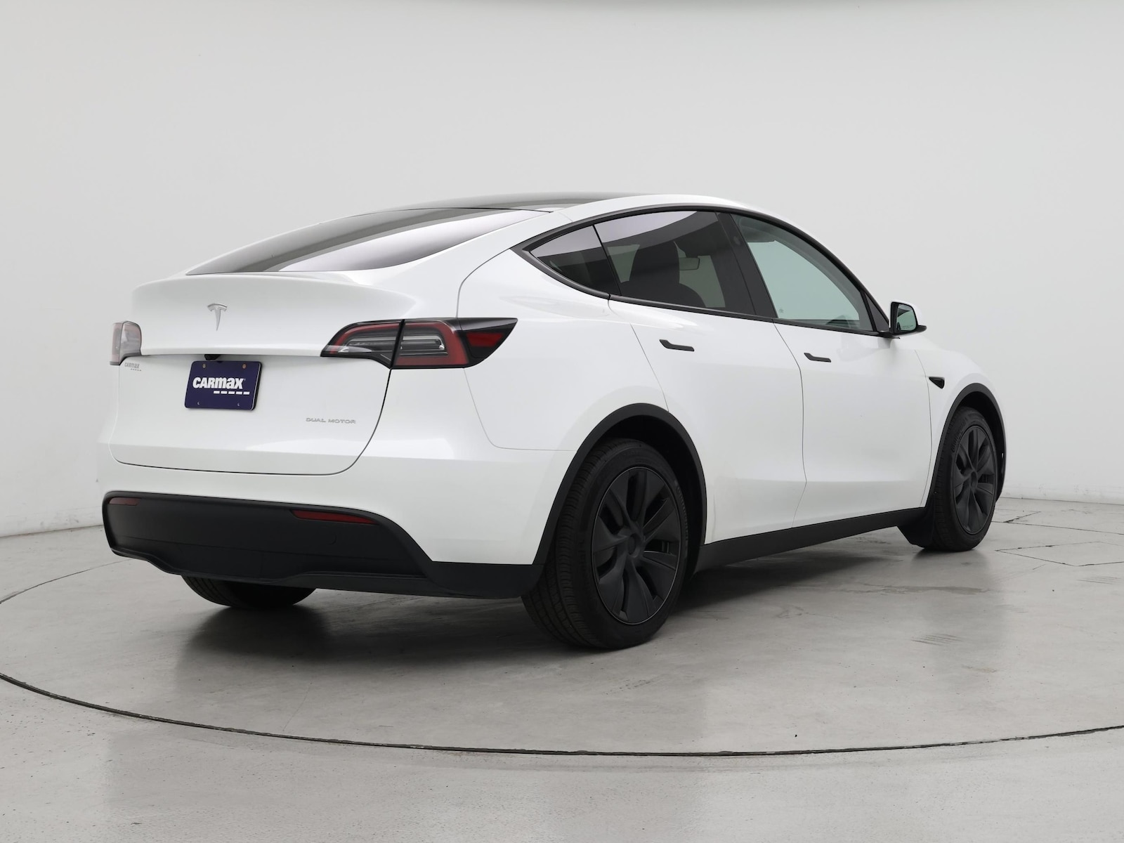 2025 Tesla Model Y Long Range - Photo 9