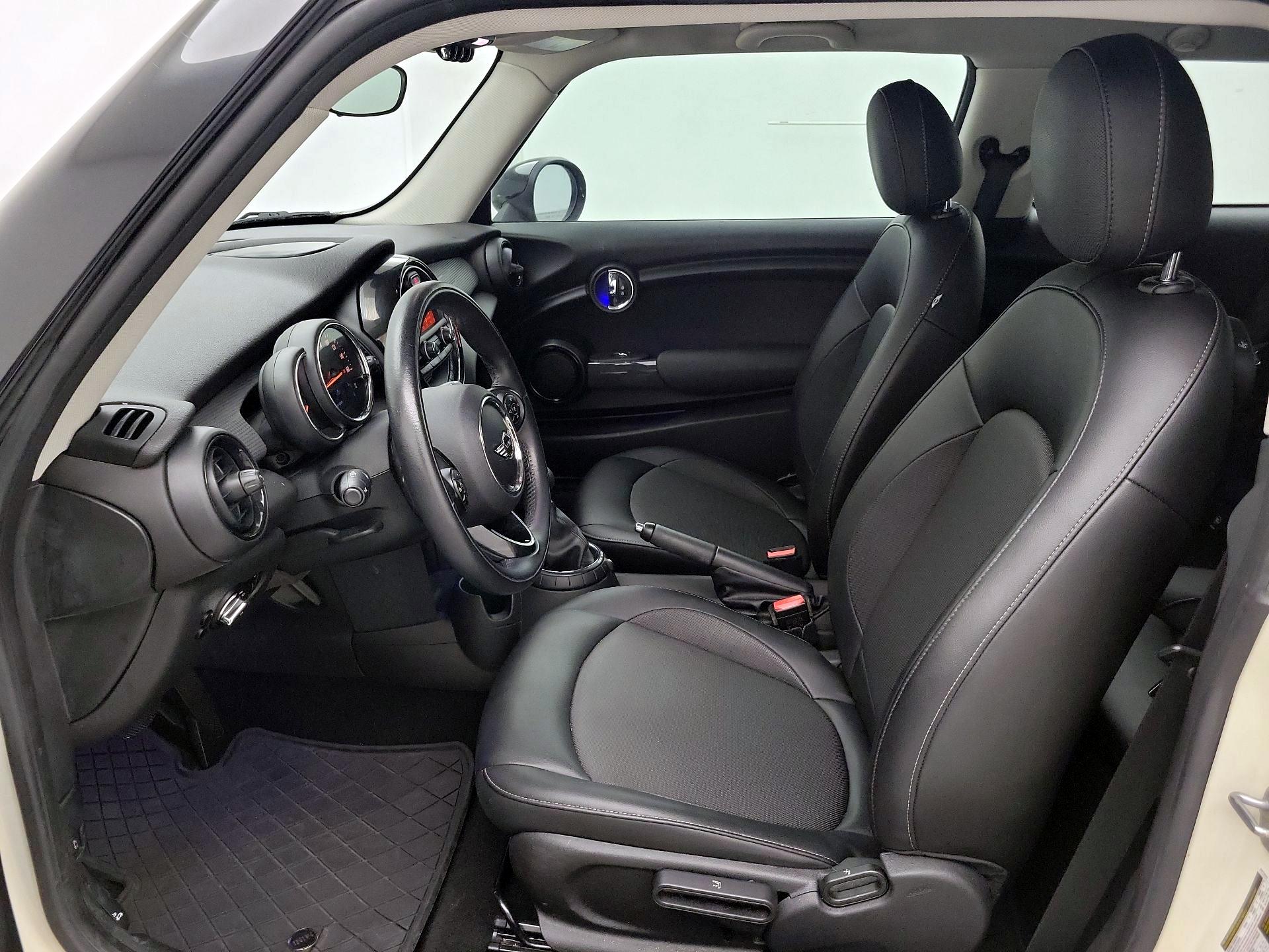 Thumbnail: 2015 MINI Cooper Hardtop - 11