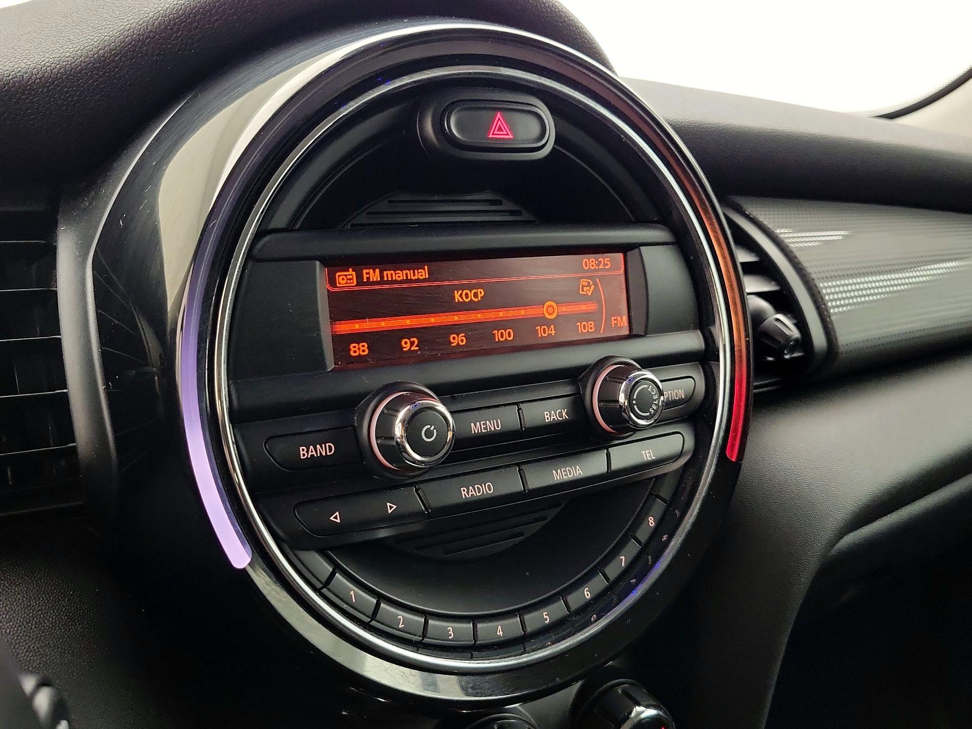 Thumbnail: 2015 MINI Cooper Hardtop - 14