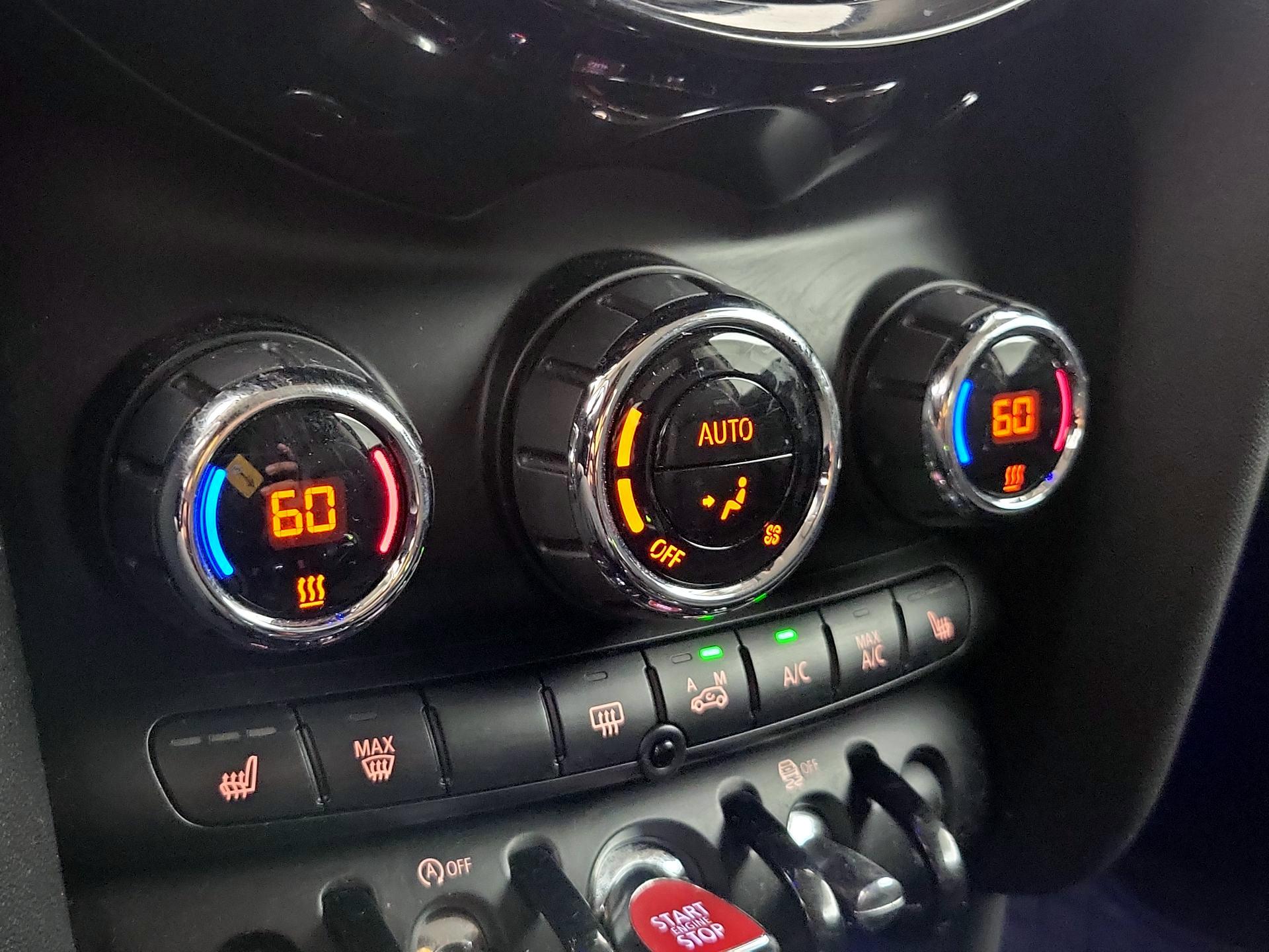 Thumbnail: 2015 MINI Cooper Hardtop - 15