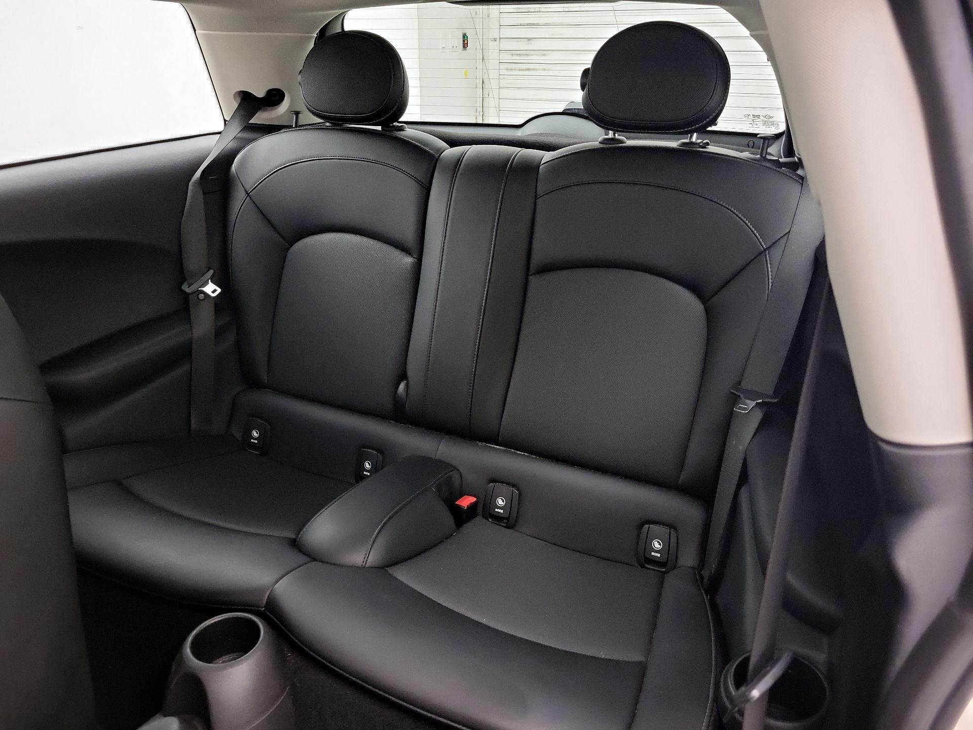 Thumbnail: 2015 MINI Cooper Hardtop - 18