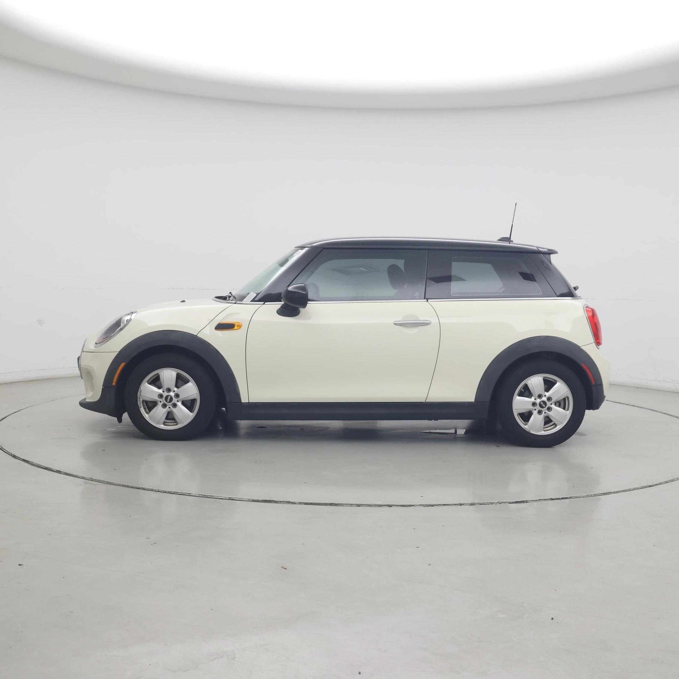 Thumbnail: 2015 MINI Cooper Hardtop - 3