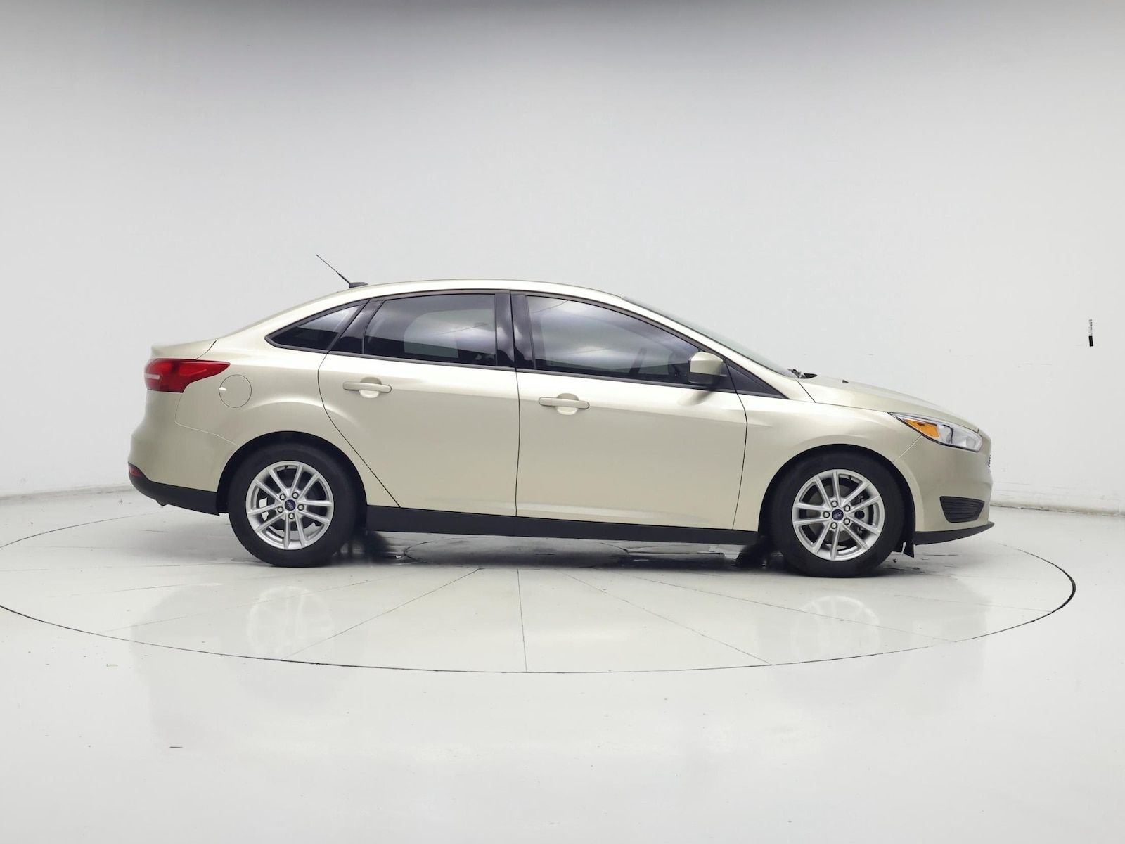 2018 Ford Focus SE - Photo 8