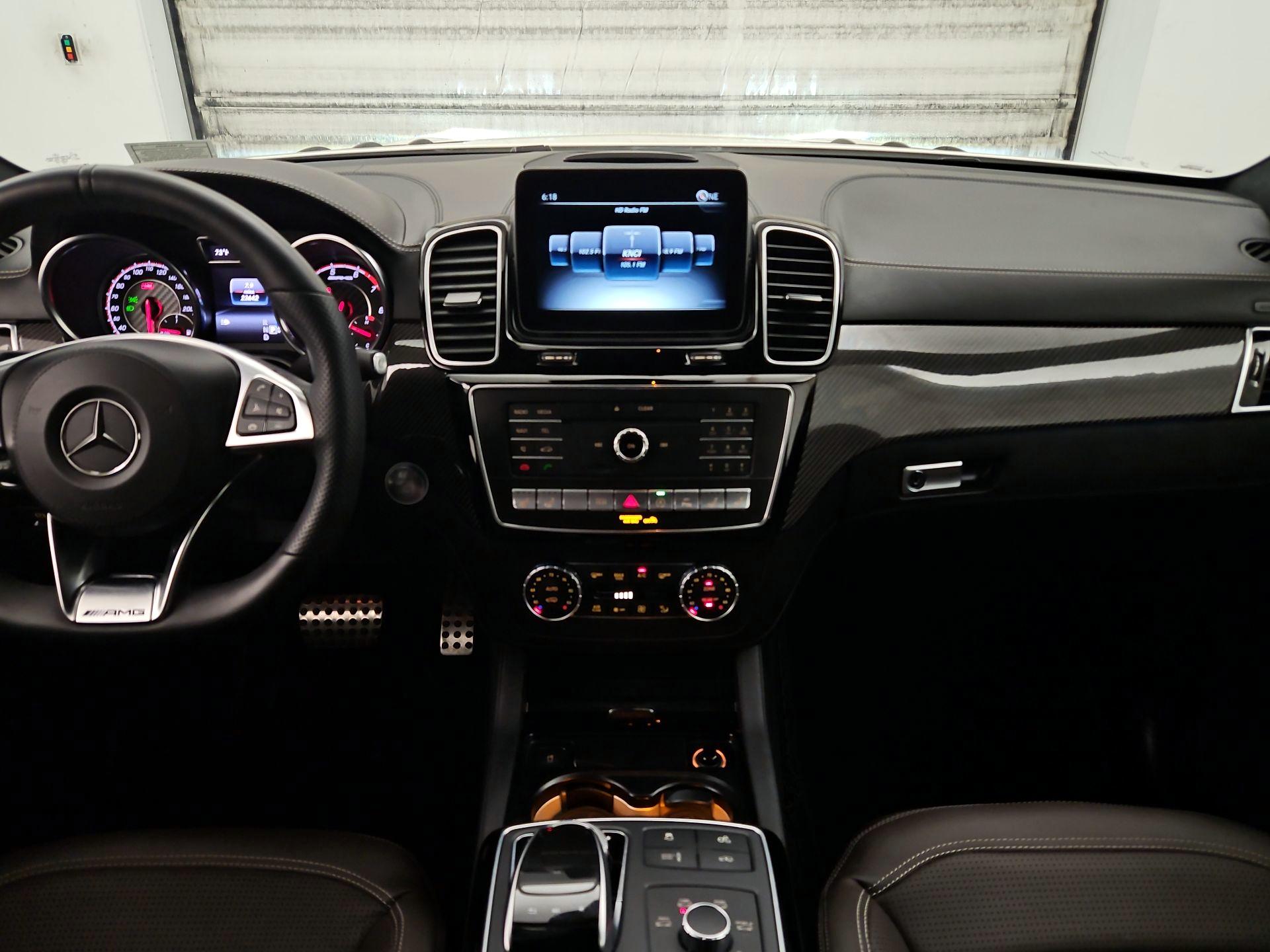 Thumbnail: 2019 Mercedes-Benz GL-Class - 9