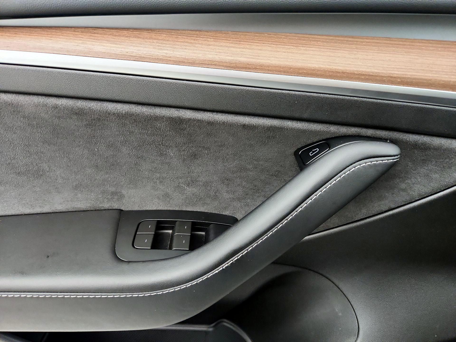Thumbnail: 2023 Tesla Model 3 - 12