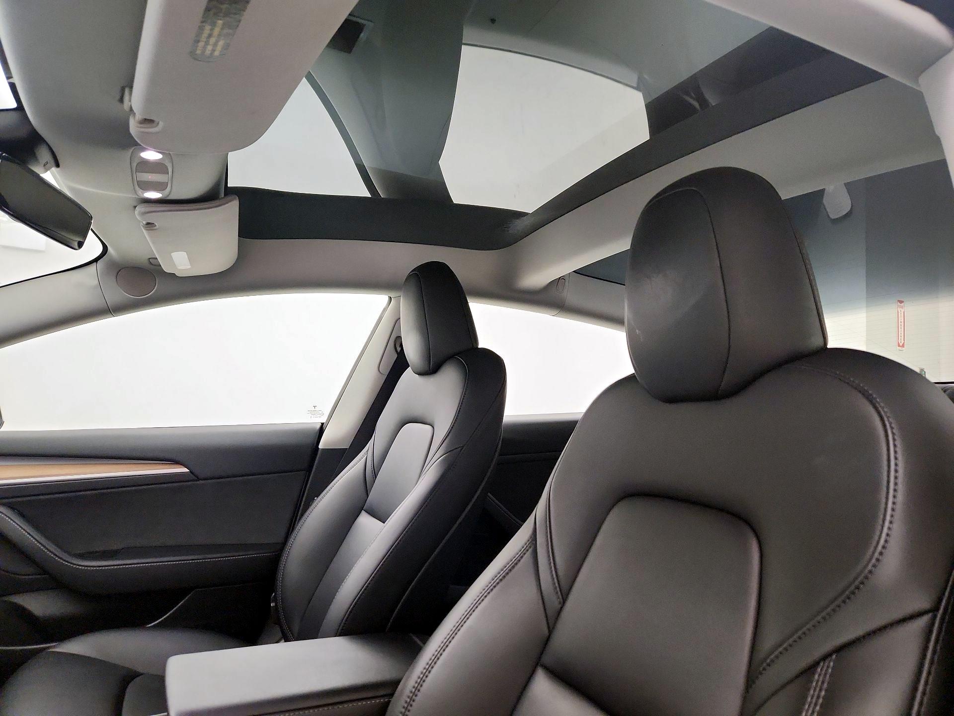 Thumbnail: 2023 Tesla Model 3 - 19