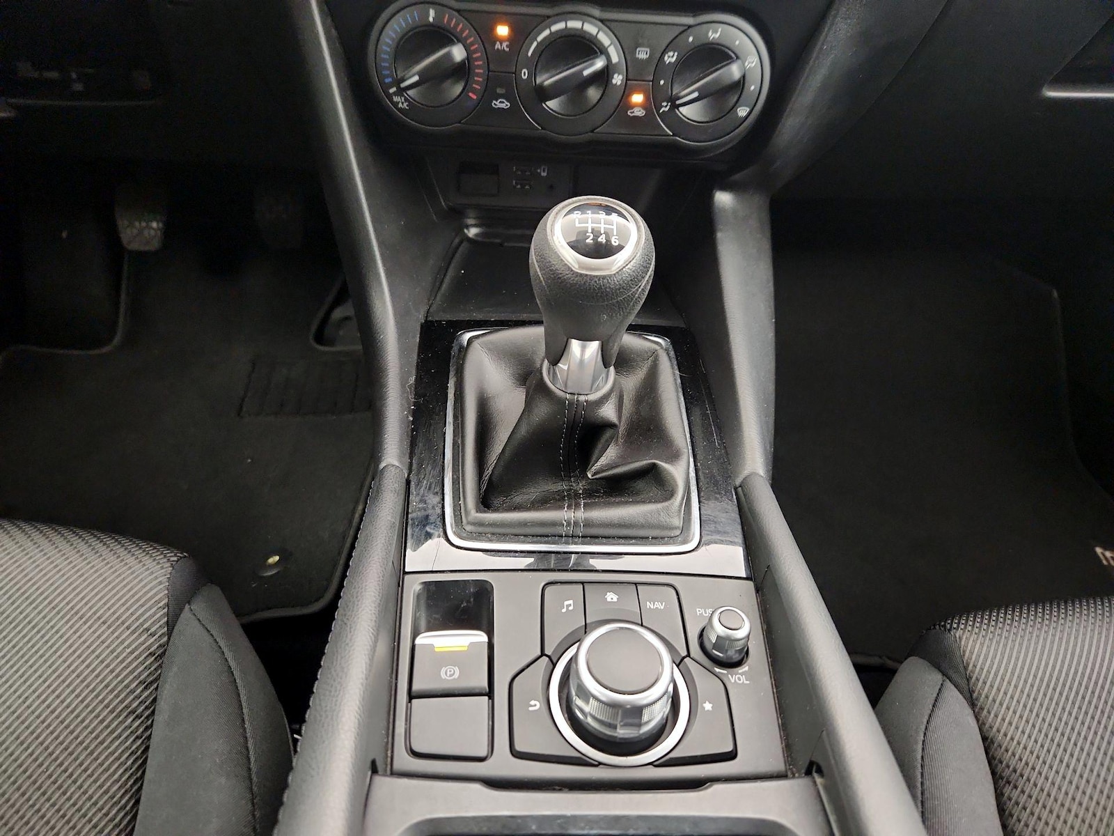 2017 Mazda Mazda3 Sport - Photo 18