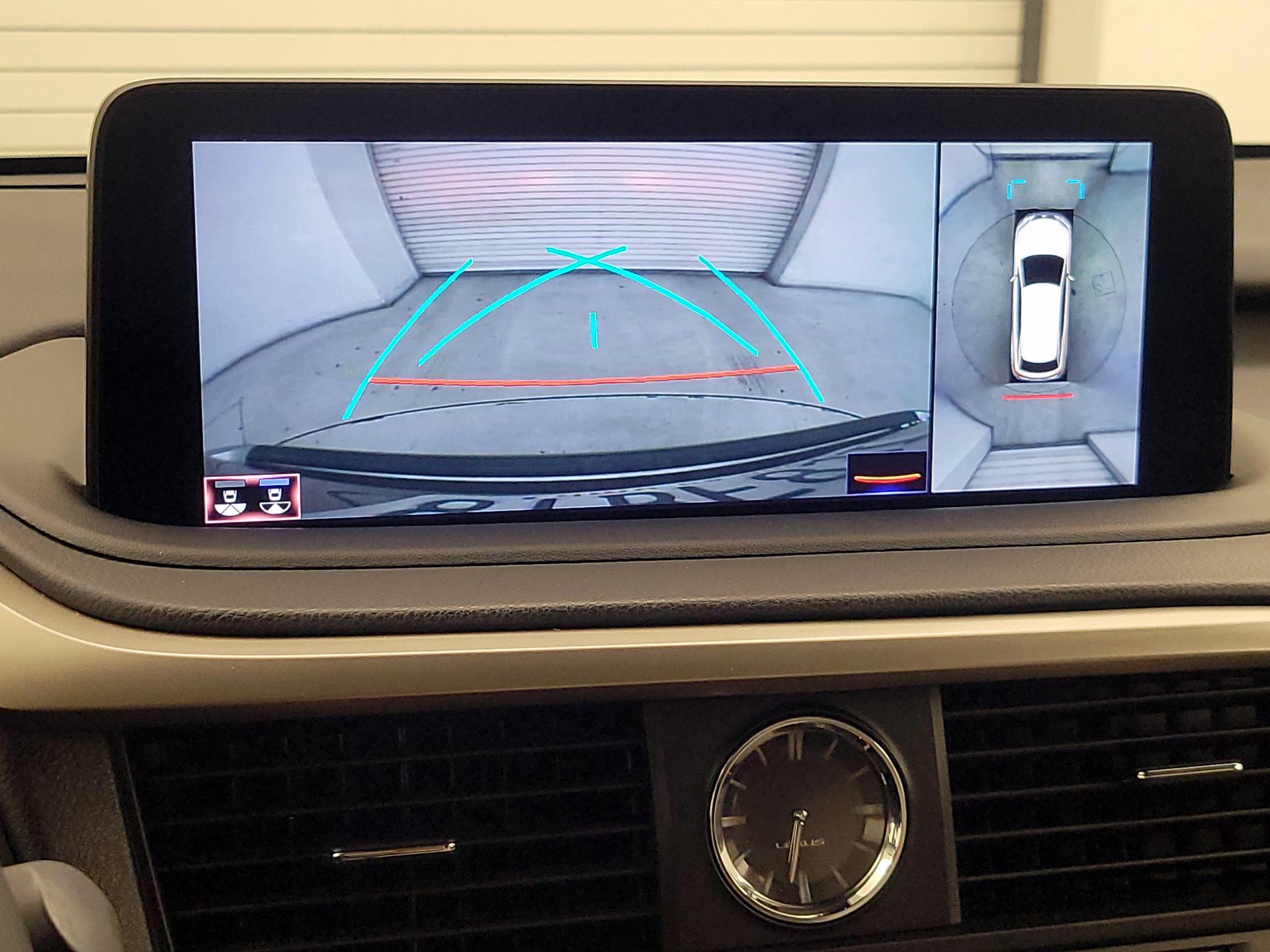 Thumbnail: 2021 Lexus RX - 15