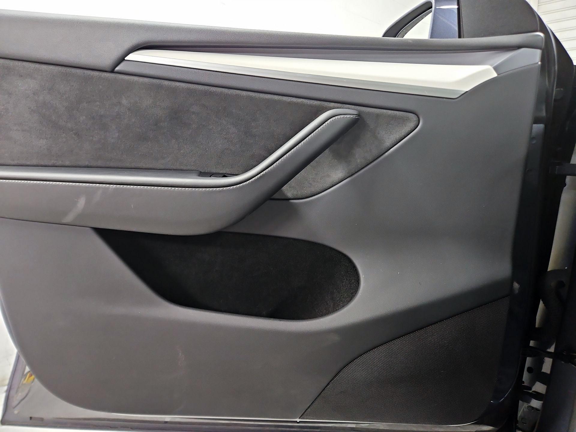 Thumbnail: 2023 Tesla Model Y - 12